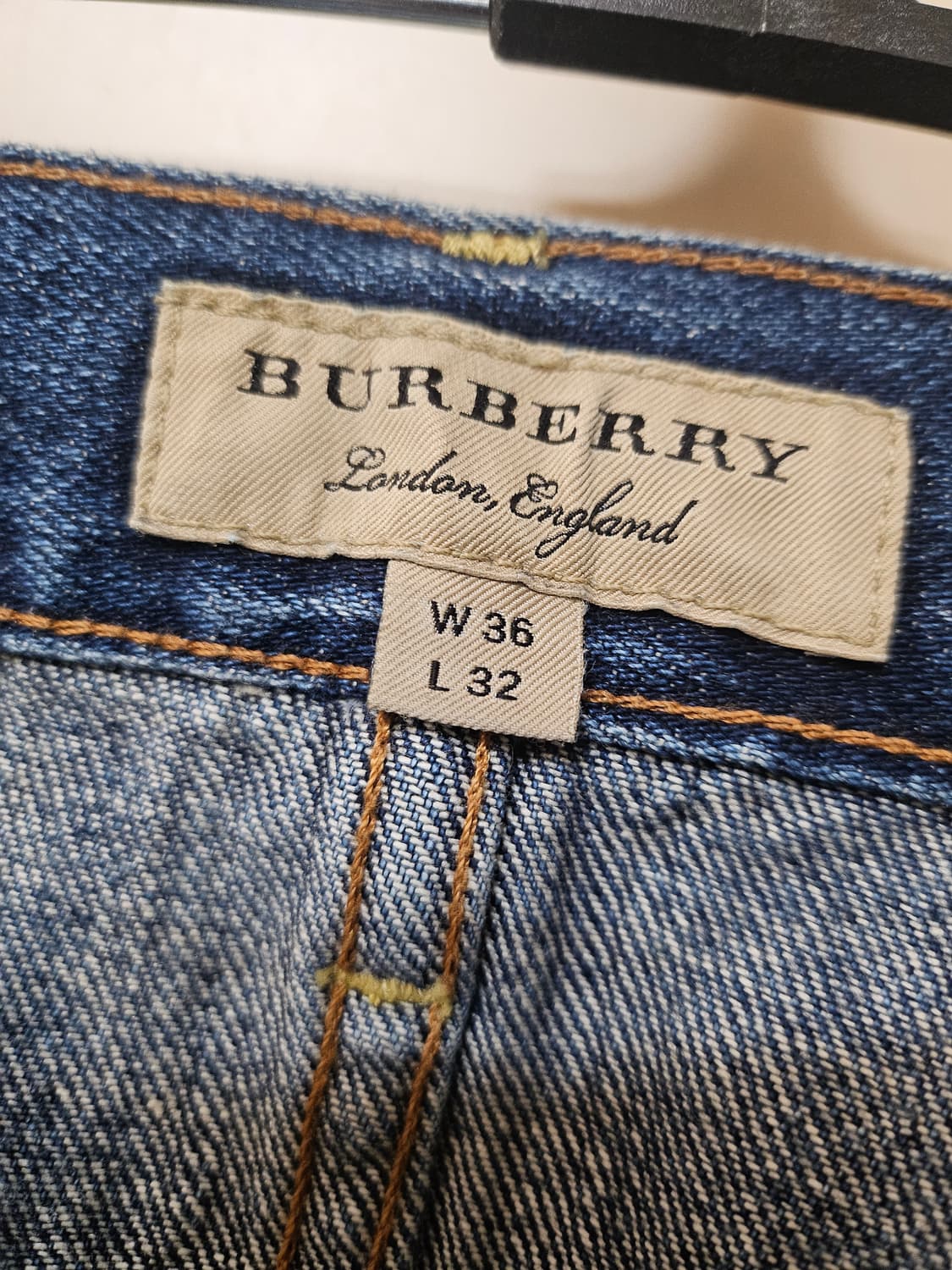 버버리 슬림핏 청바지 36 상품이미지4