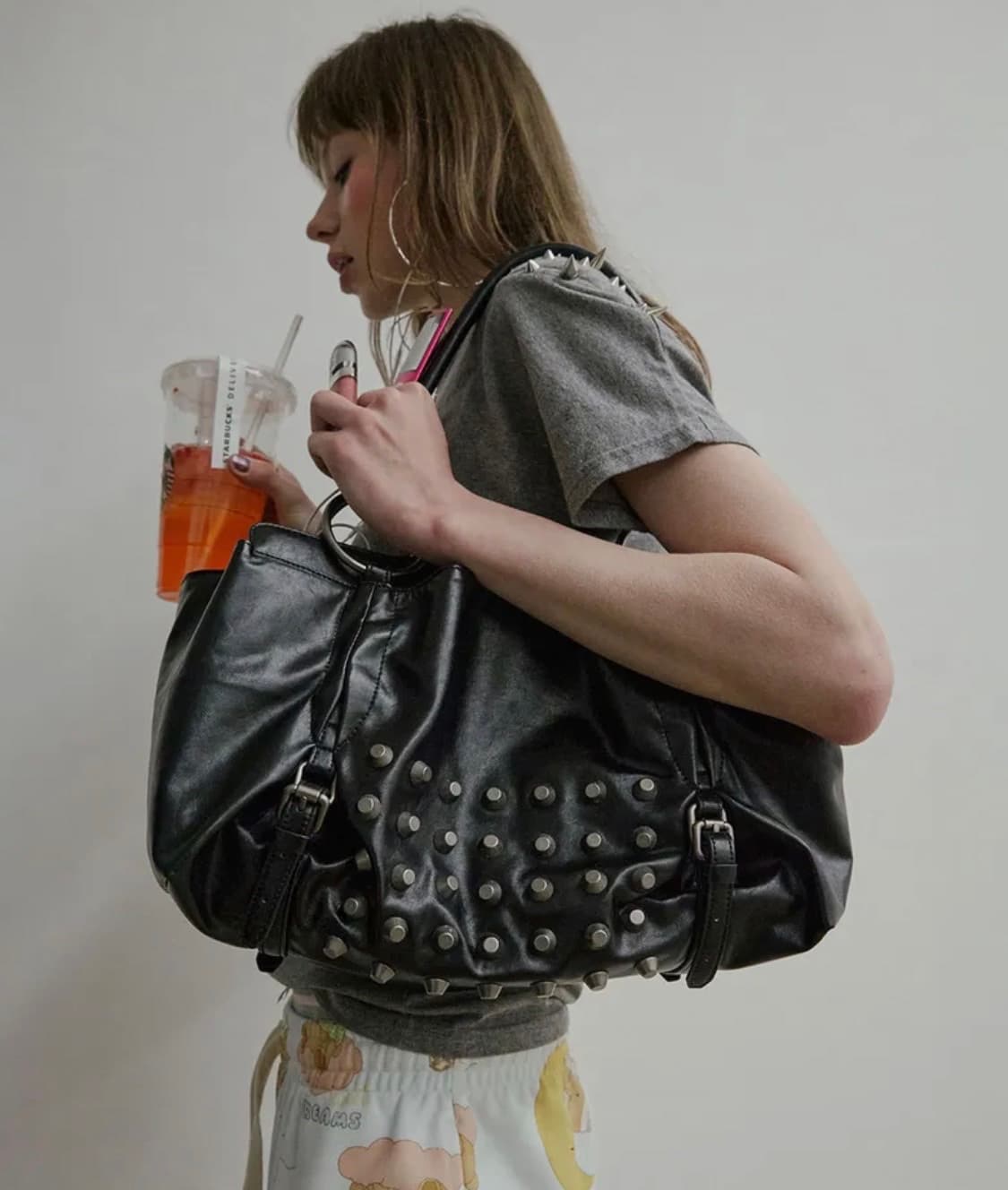 Metal Stud Tote Bag Black 상품이미지1