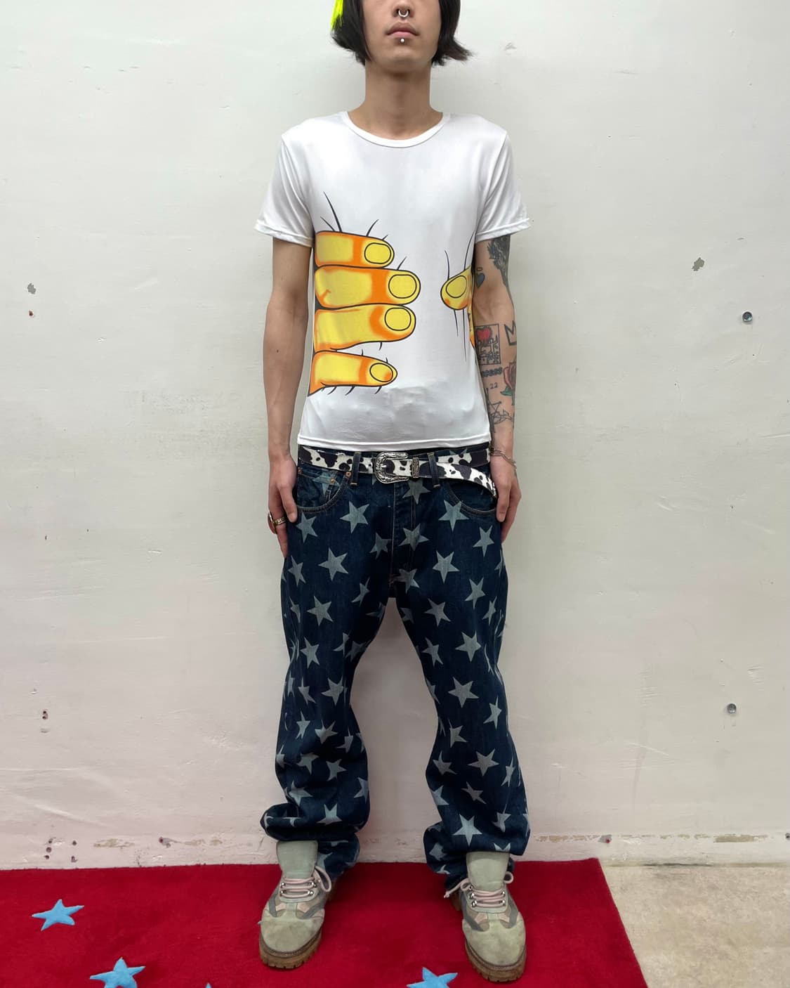 giant finger T-shirt  상품이미지3