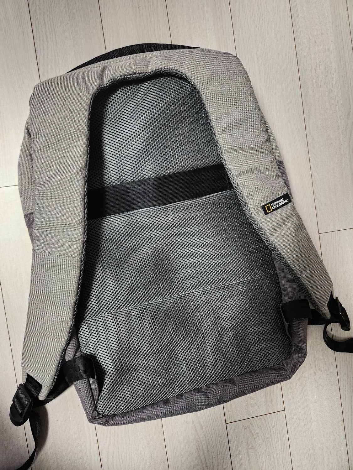 내셔널지오그래픽 DAY PACK 데이팩 노트북 백팩

사용감 거의 없어요 상품이미지9