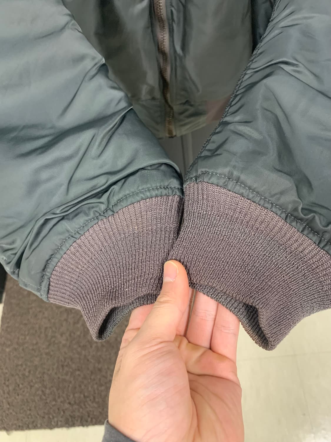 데드스탁급) 알파인더스트리 1968 정밀복각 MA-1 M사이즈 상품이미지6