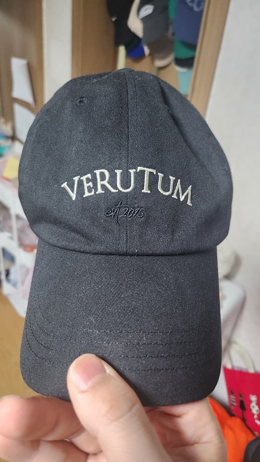 베루툼 세리프 볼캡 상품이미지1