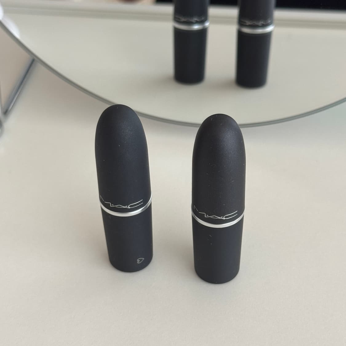 맥 파우더키스 립스틱 스테이큐리어스, 래스팅패션 상품이미지2