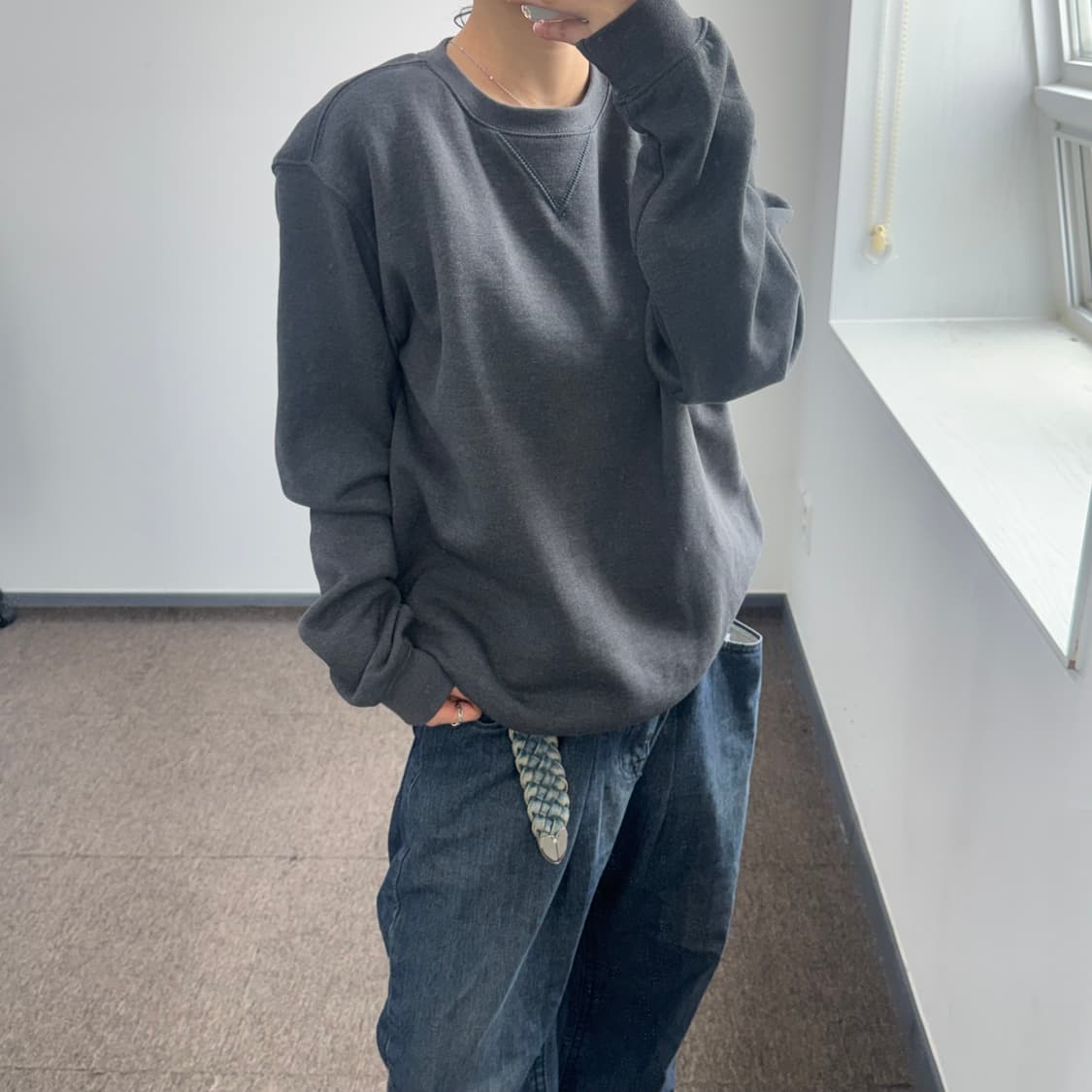 Carhartt 칼하트 루즈핏 차콜 맨투맨 상품이미지2