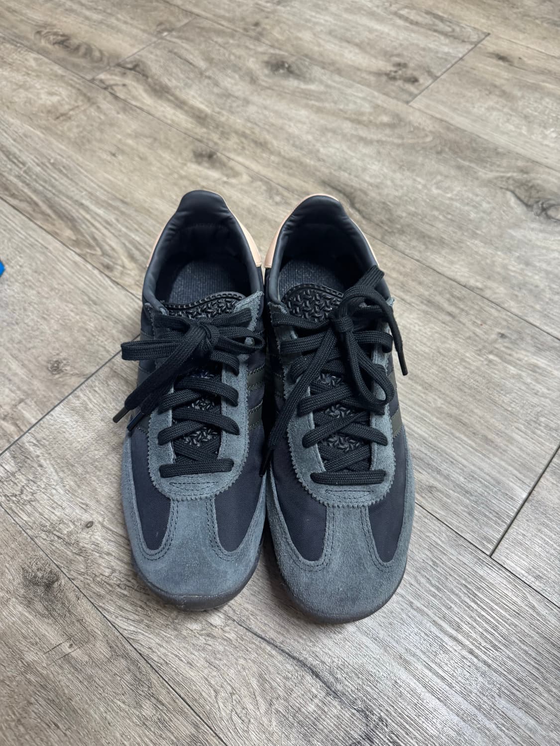 아디다스 스니커즈 상품이미지2