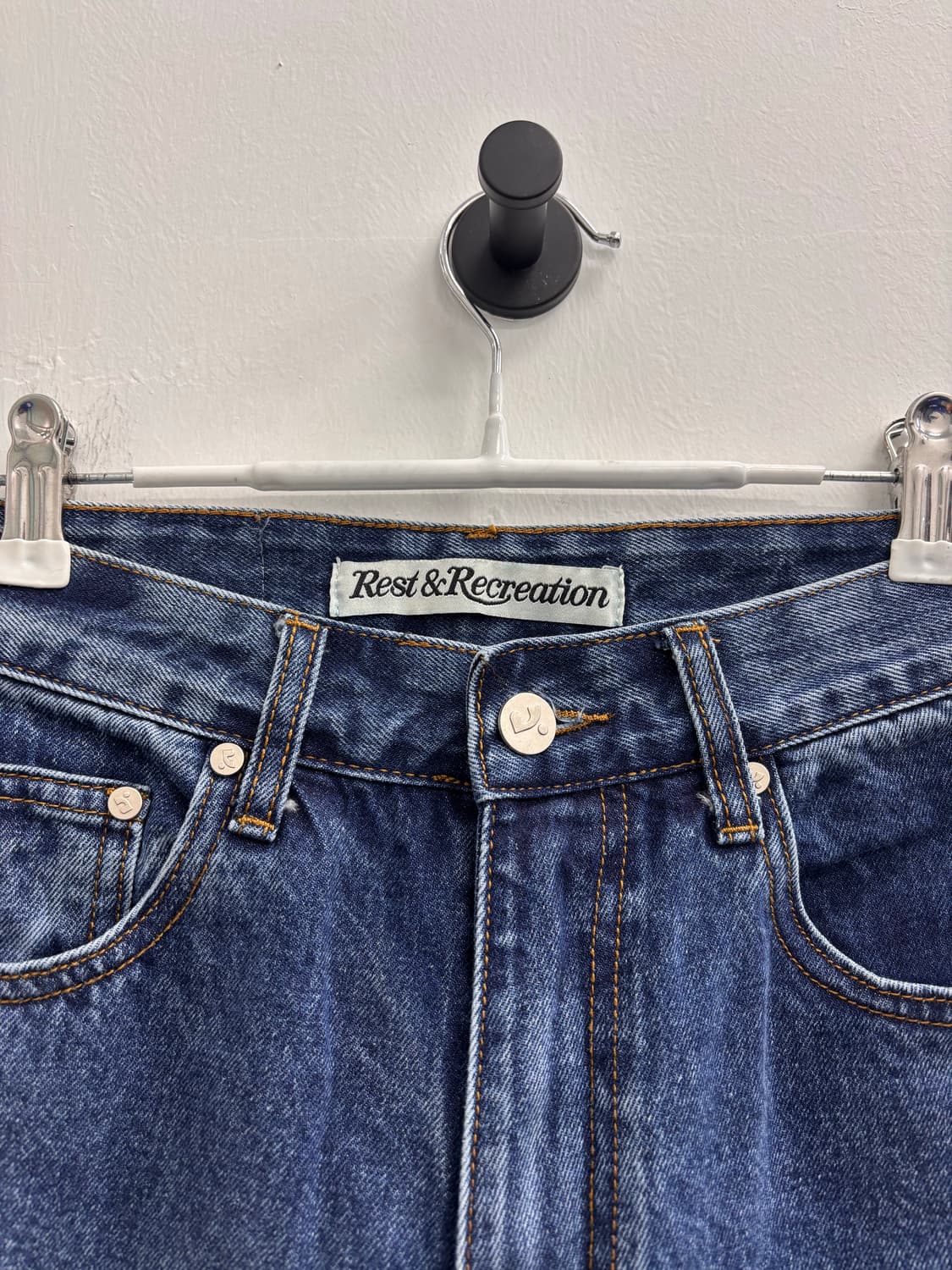 레스트앤레크레이션 시그니처 텍스트 & 로고 포인트 데님 상품이미지2