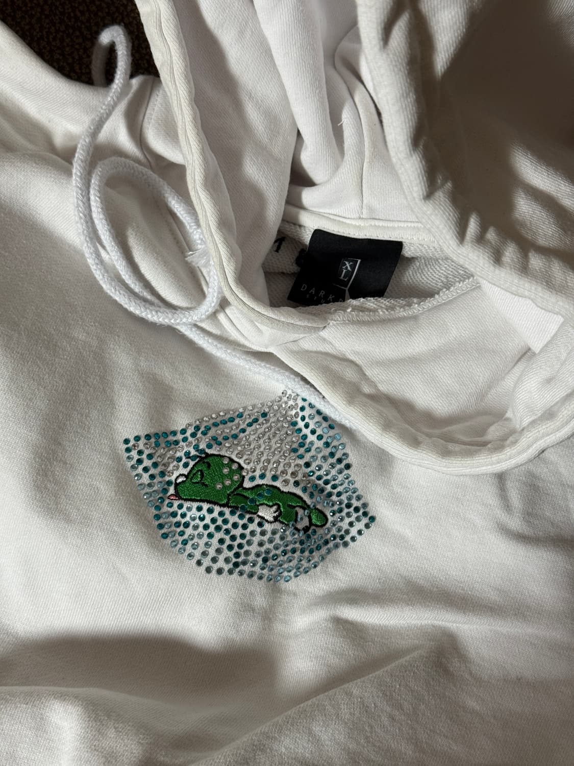 다크룸 스튜디오 X 둘리 라인스톤 후디 상품이미지5