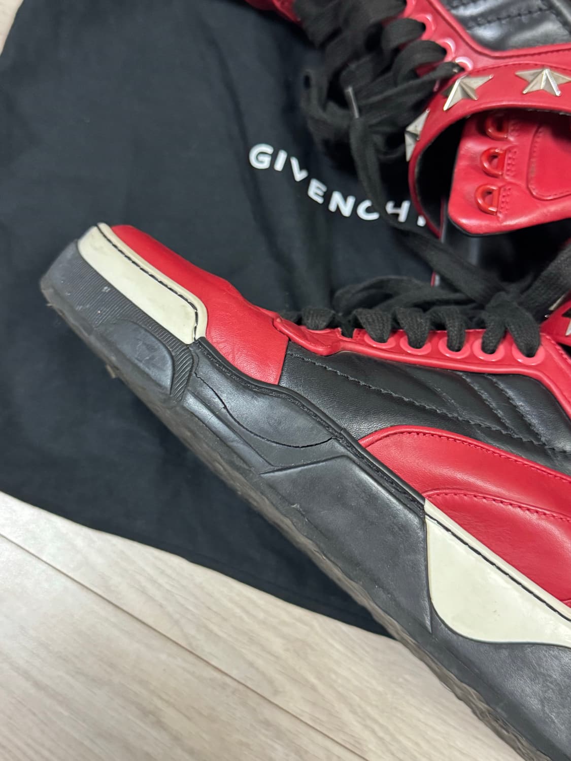 지방시 타이슨 41사이즈 상품이미지4