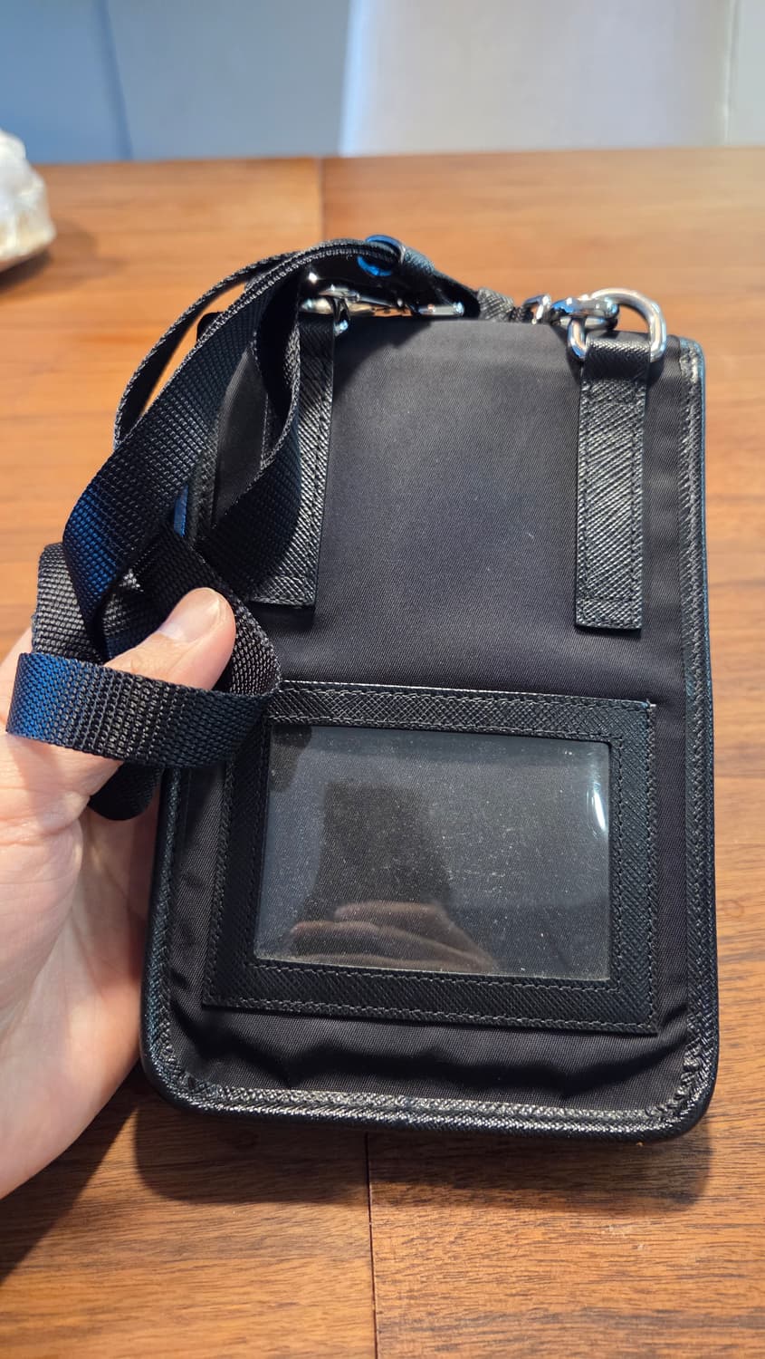 프라다 핸드폰백 팝니다 상품이미지3