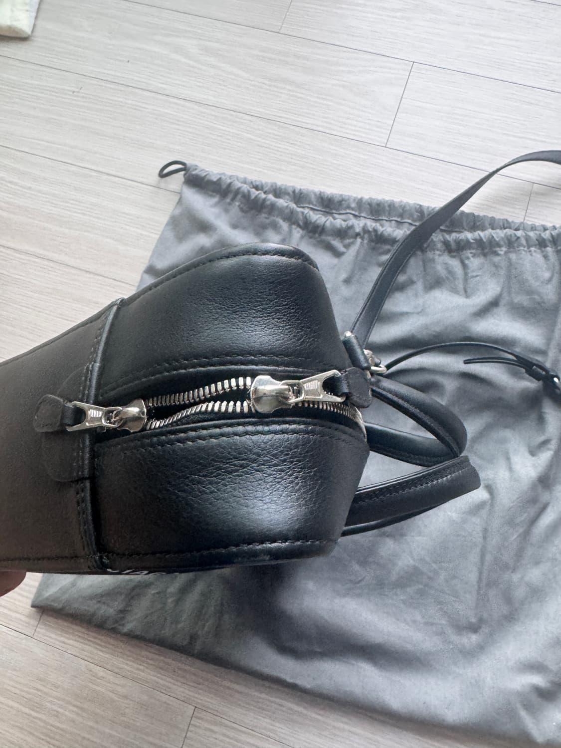 발렌시아가 트라이앵글 백 상품이미지5