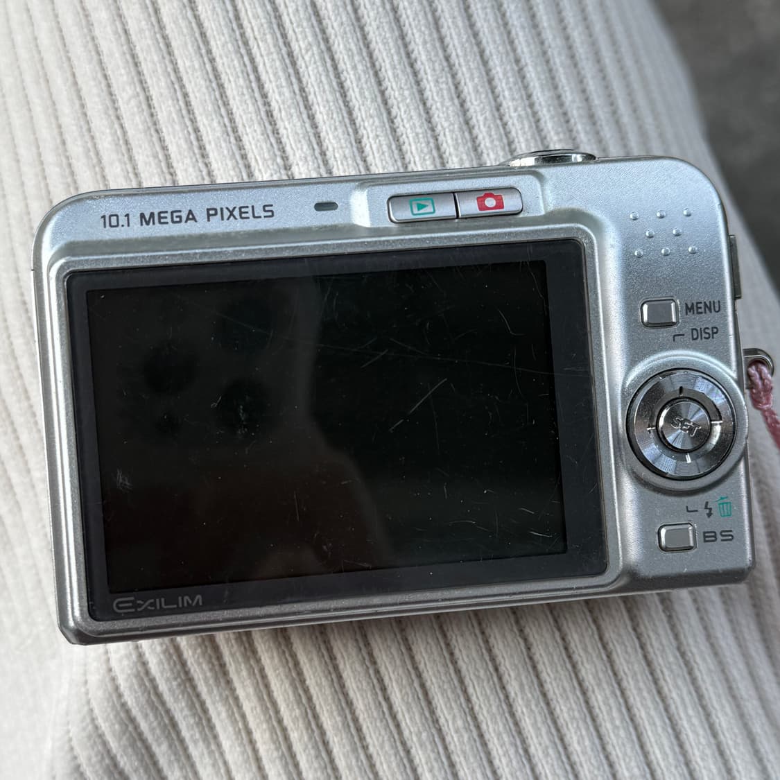 카시오 엑슬림 z1050 실버 (홍은채, 코토코 디카) 상품이미지2