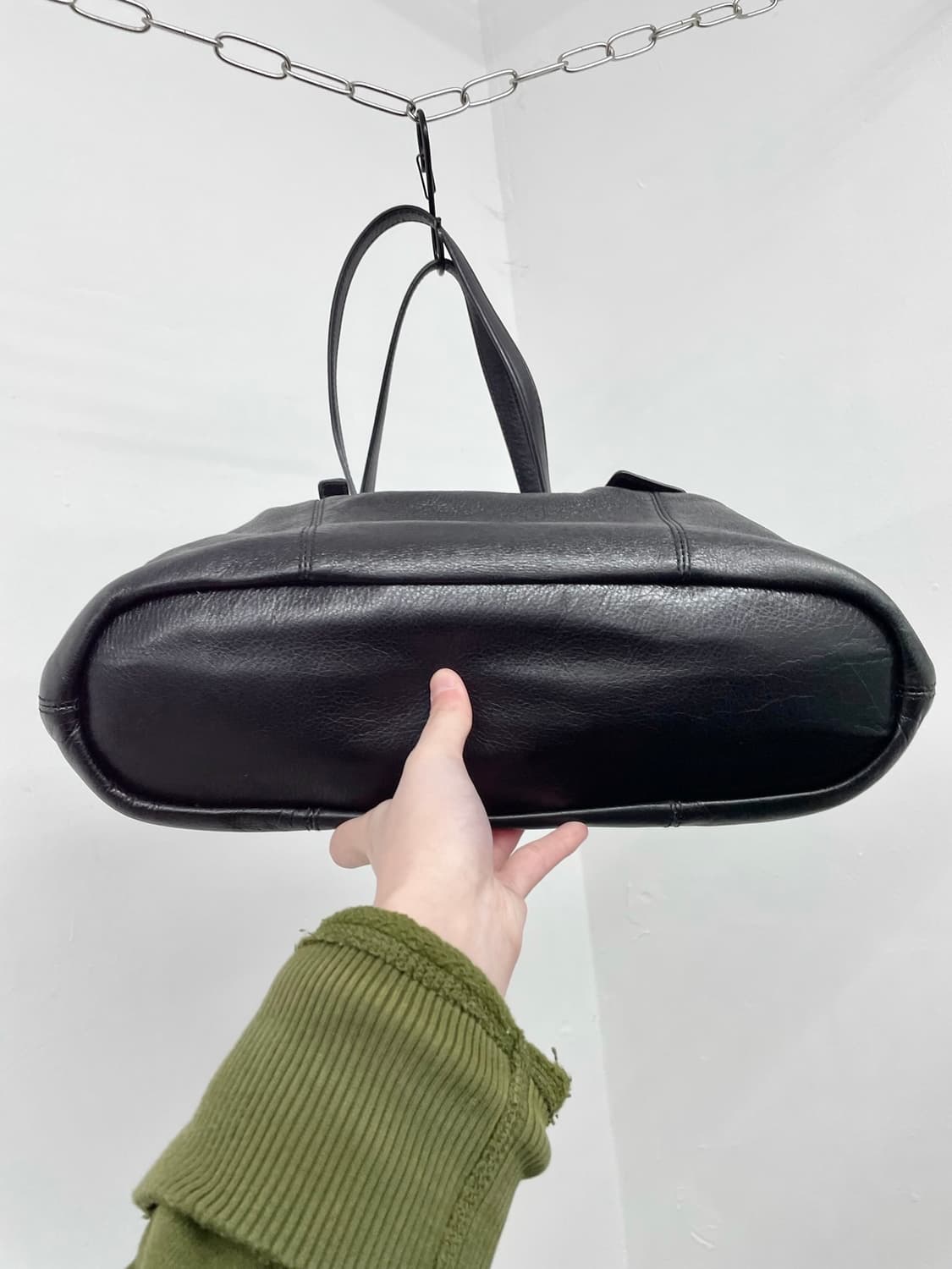 코치 블랙 레더 스트랩 숄더백 상품이미지7