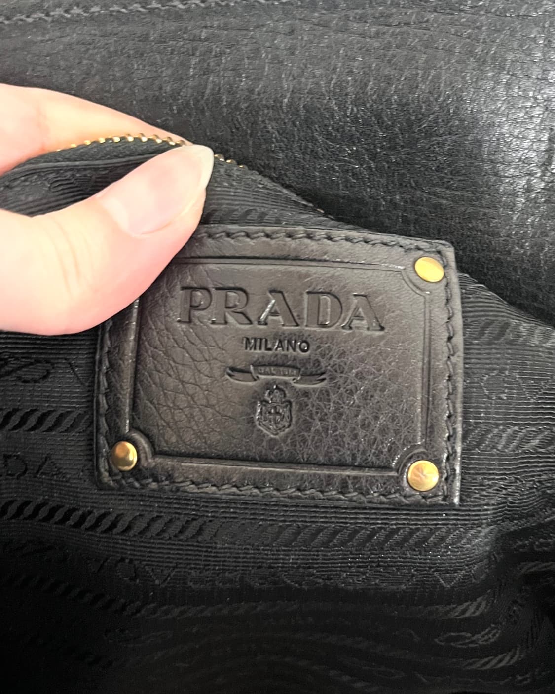 프라다 테수토 비텔로 다이노 토트백 상품이미지9