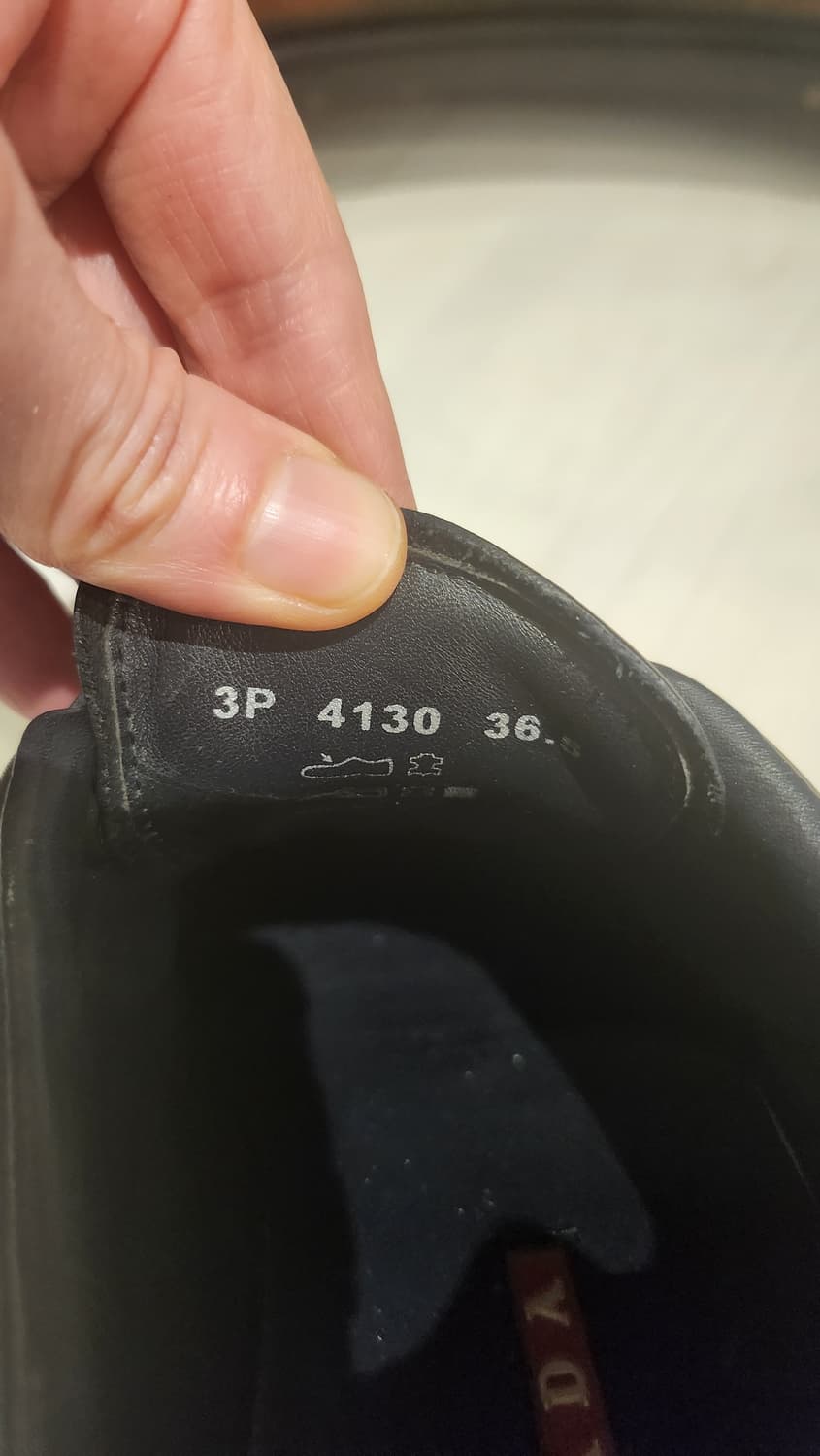 프라다 블랙 벨크로 스니커즈 36.5 상품이미지5