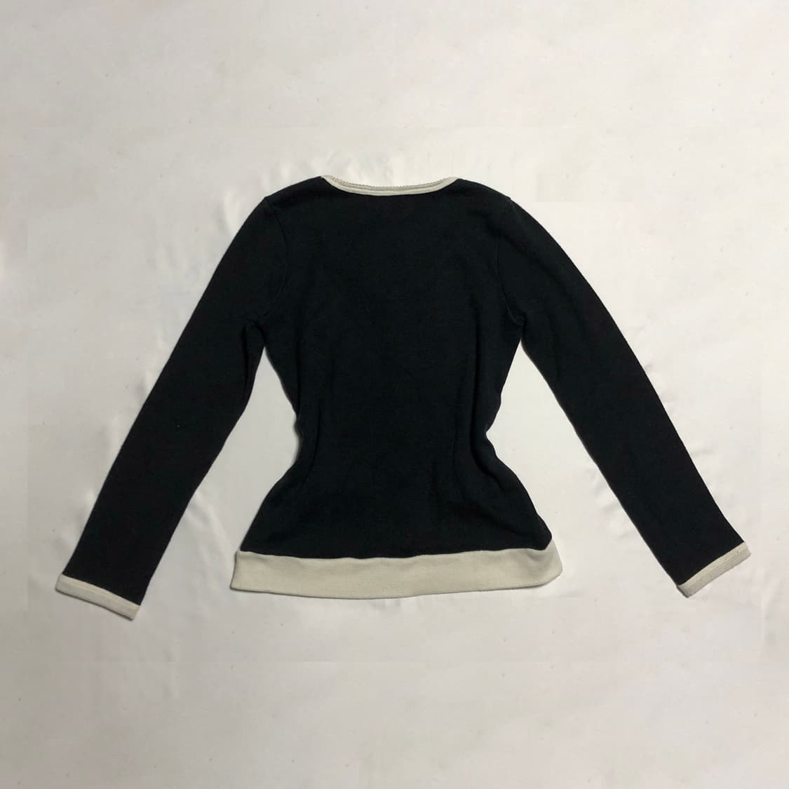 리본 로걀 블라우스 탑  블랙 상품이미지3