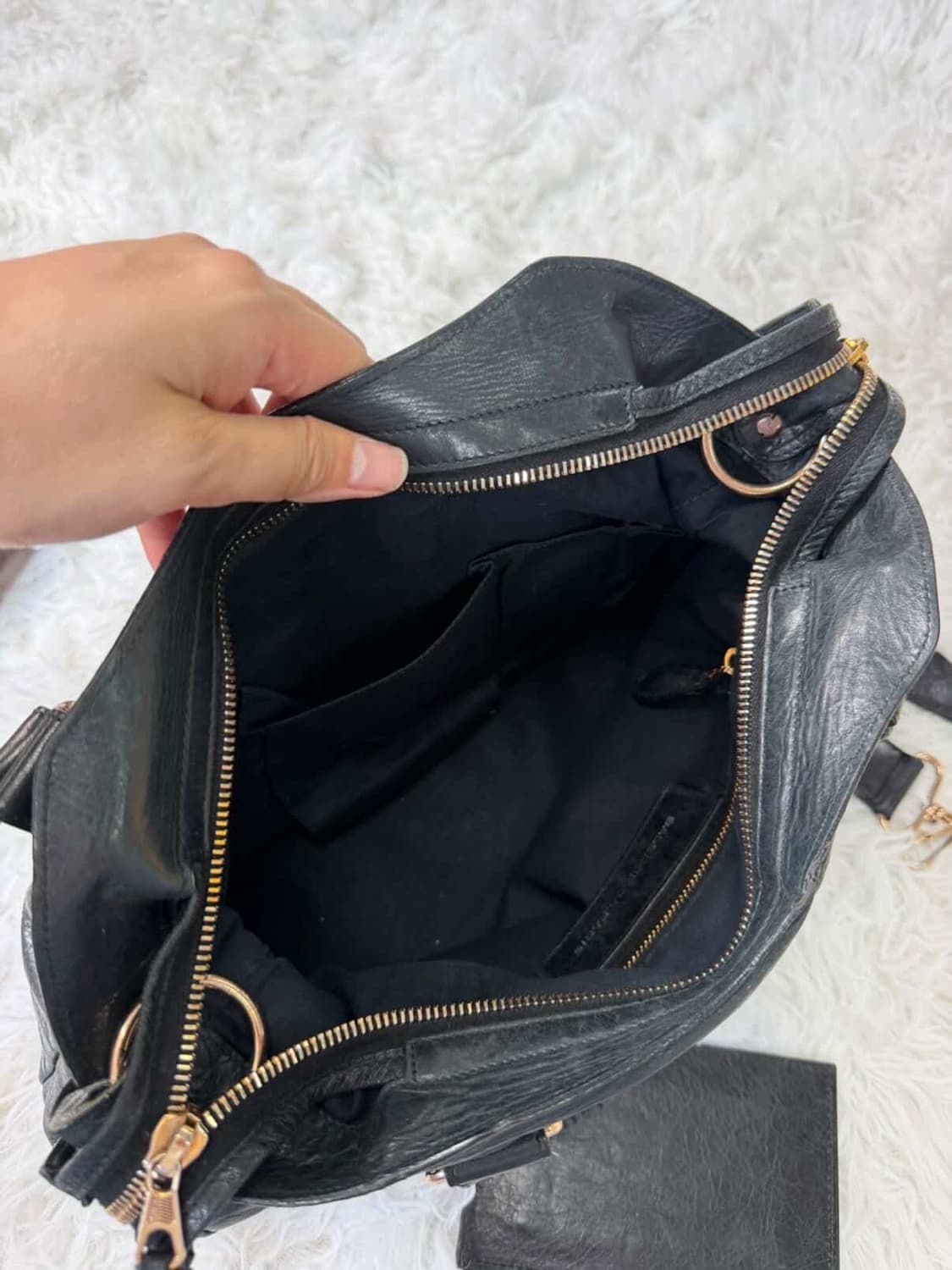 발렌시아가 모터백 블랙 정품 상품이미지4