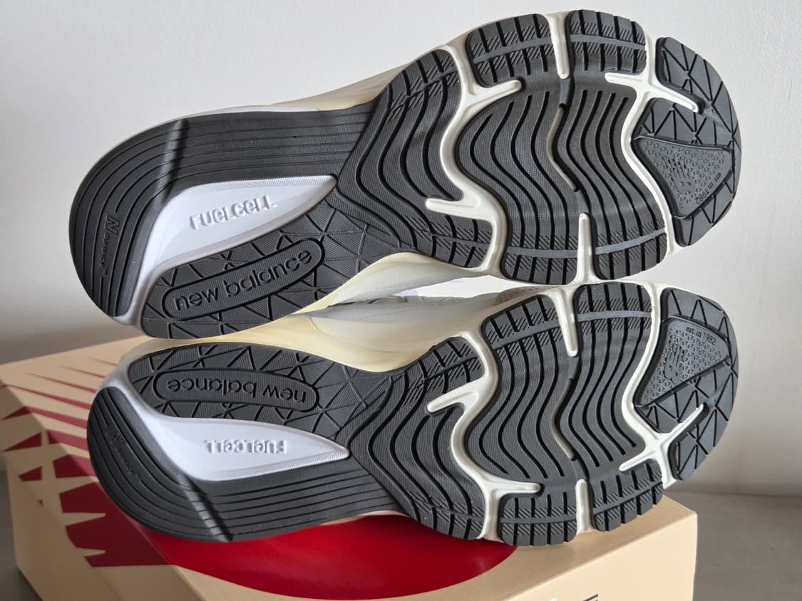 (255) 뉴발란스 990v6 화이트 255 상품이미지3