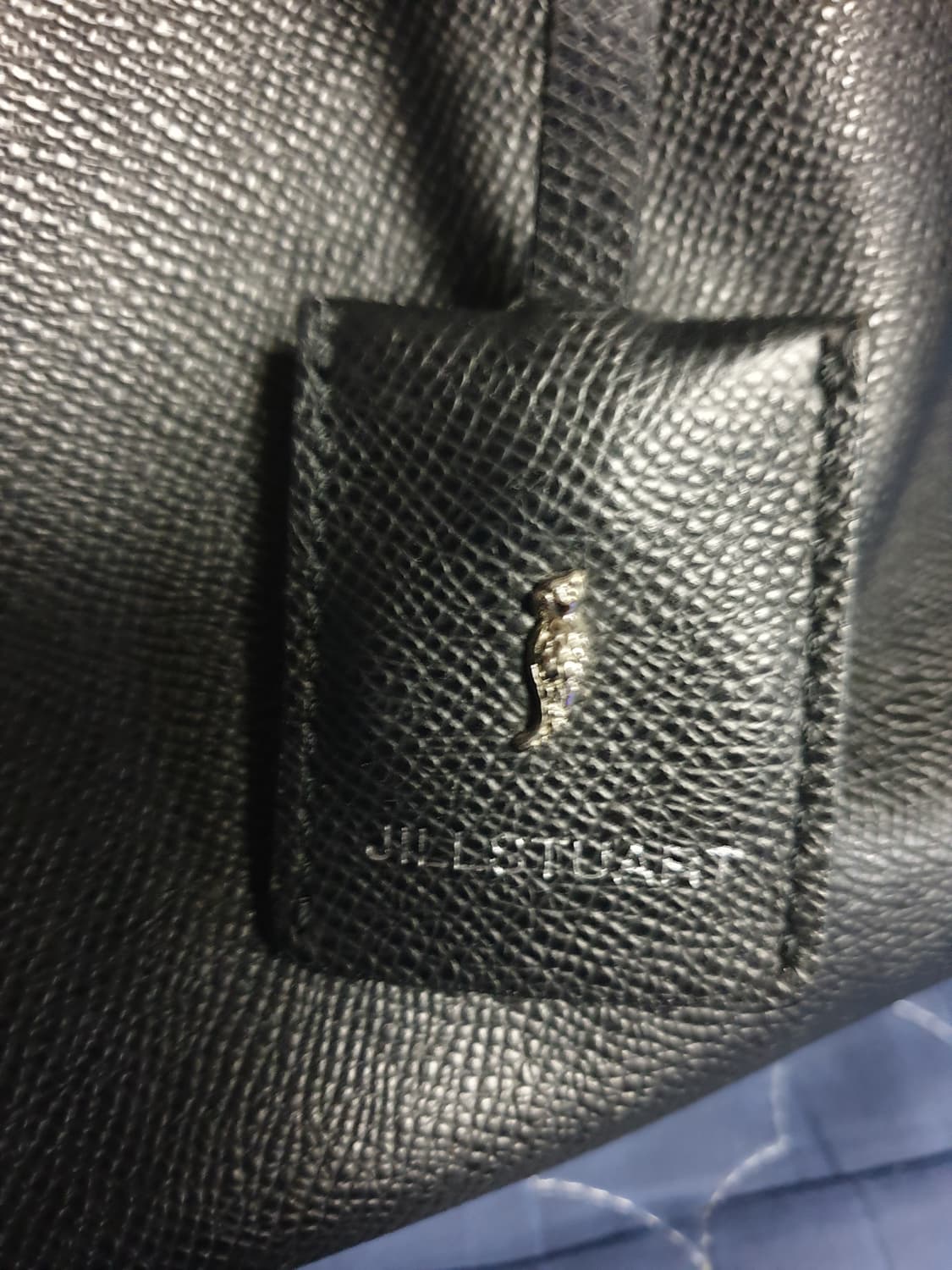 질스튜어트 미니참 레더 도트겸 크로스백 블랙 상품이미지2