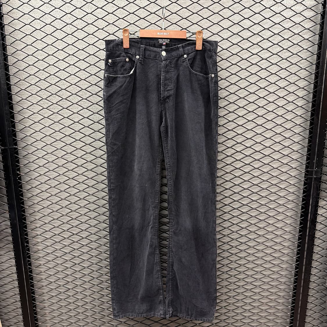 폴로진스 페이드 코듀로이 팬츠 가죽패치 부츠컷 디테일 블랙 상품이미지2