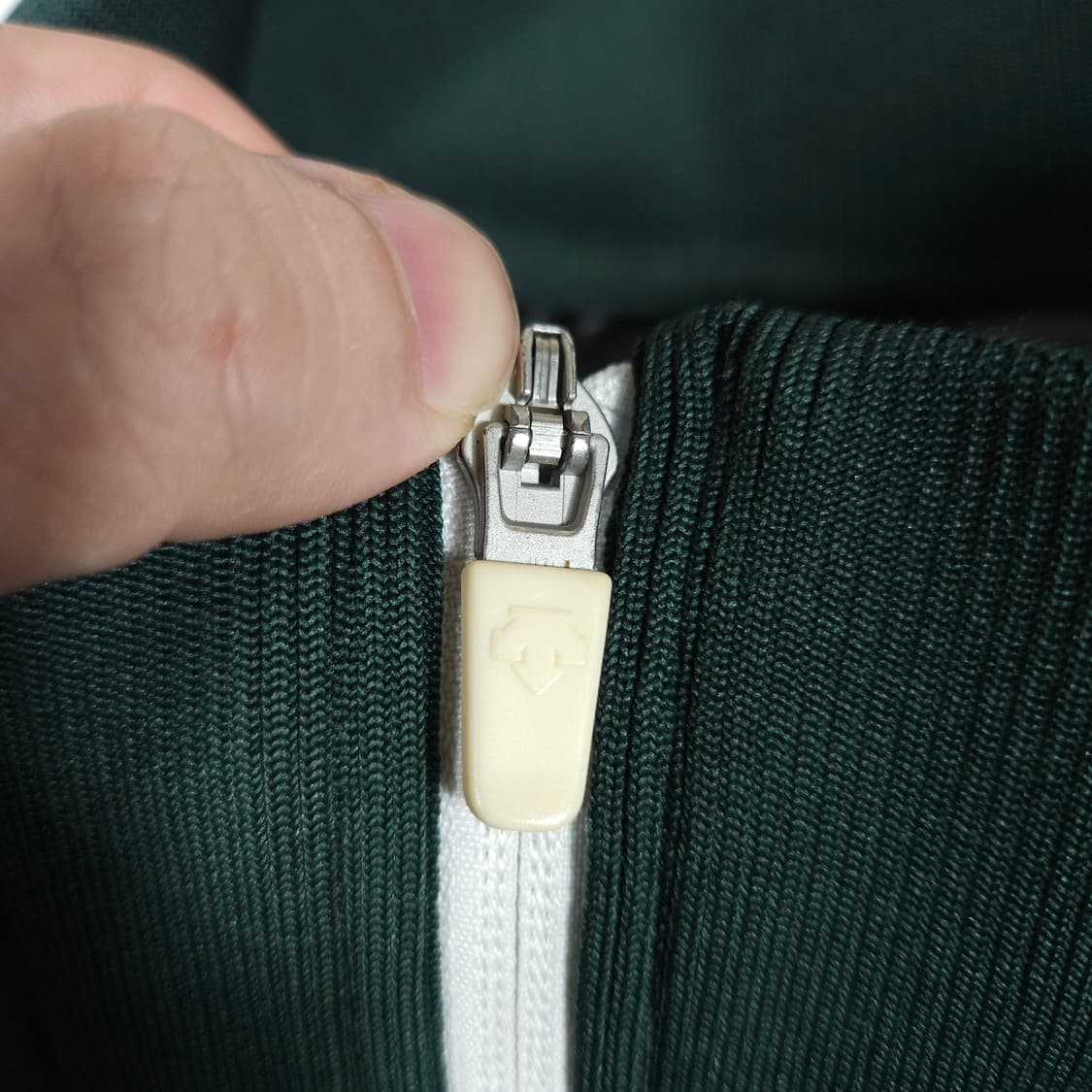 데상트 사이드라인 져지  상품이미지3