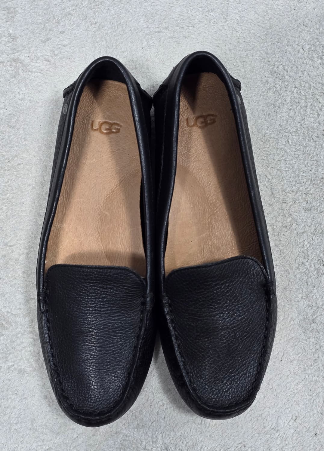 UGG 어그 여성 레더 플로리스 로퍼 블랙 240 상품이미지1