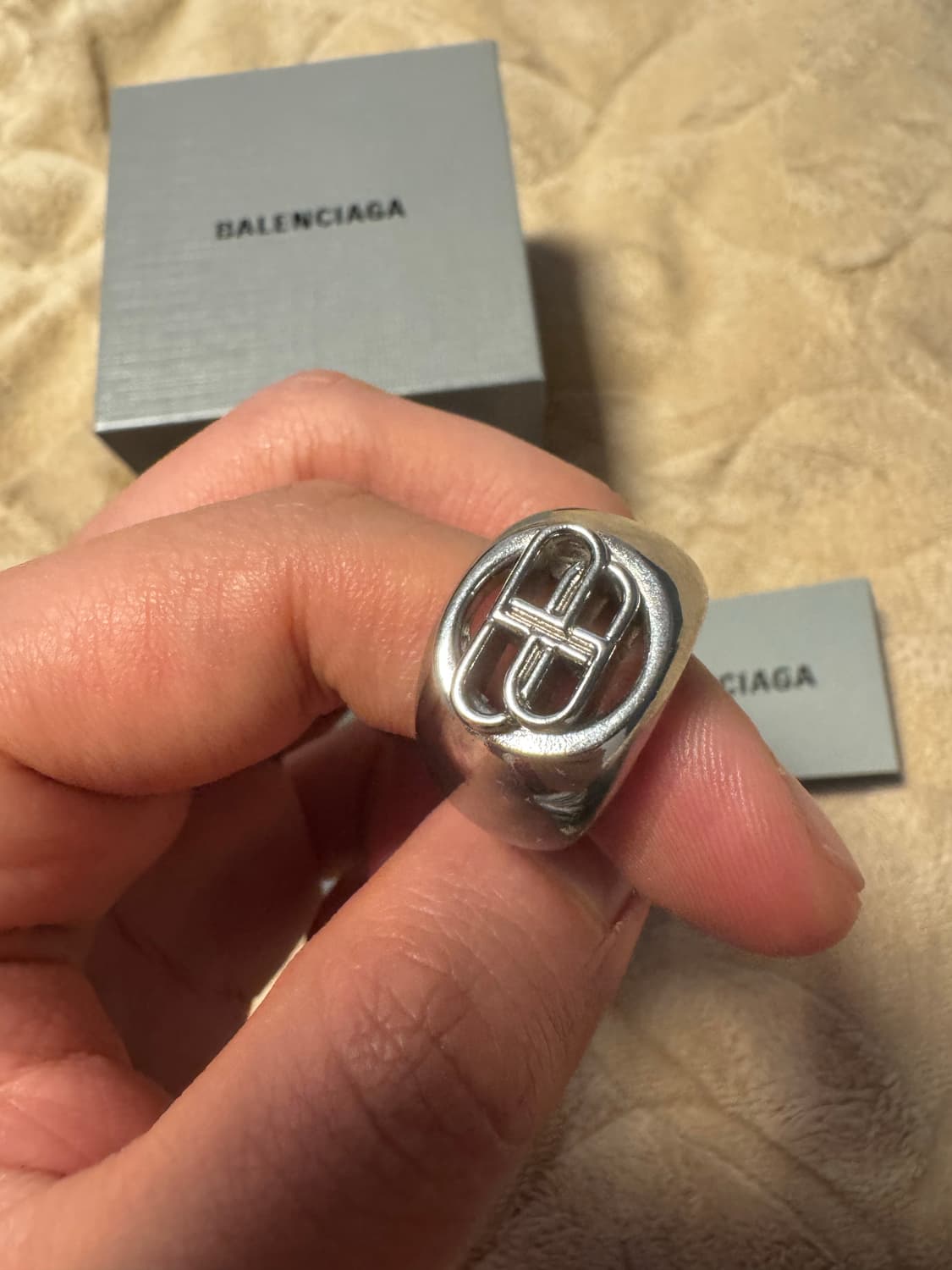 발렌시아가 bb로고 시그넷링 19호 (60) 상품이미지3