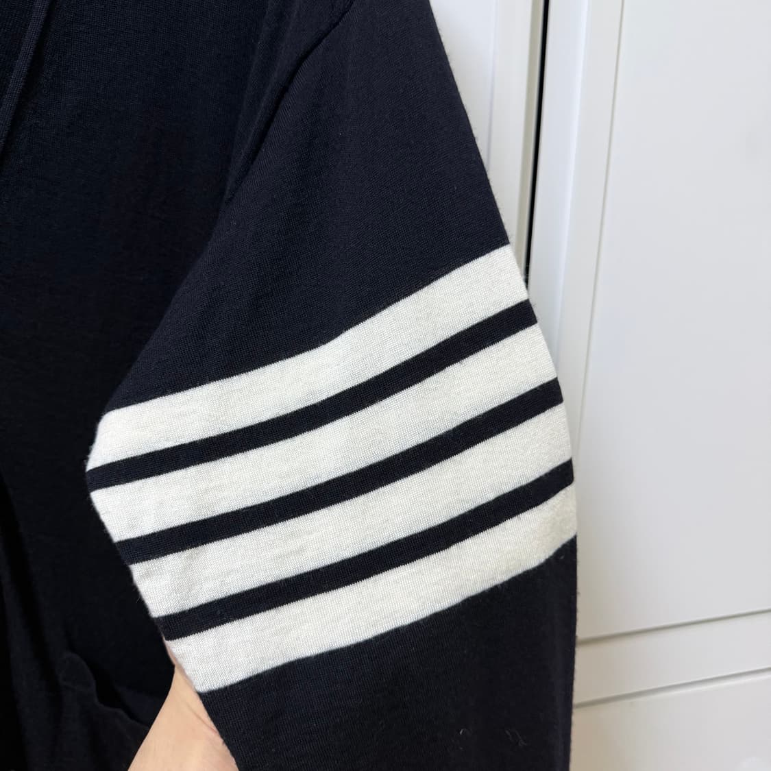 A / 4 (105) 톰브라운 사선완장 울 가디건 네이비 상품이미지4