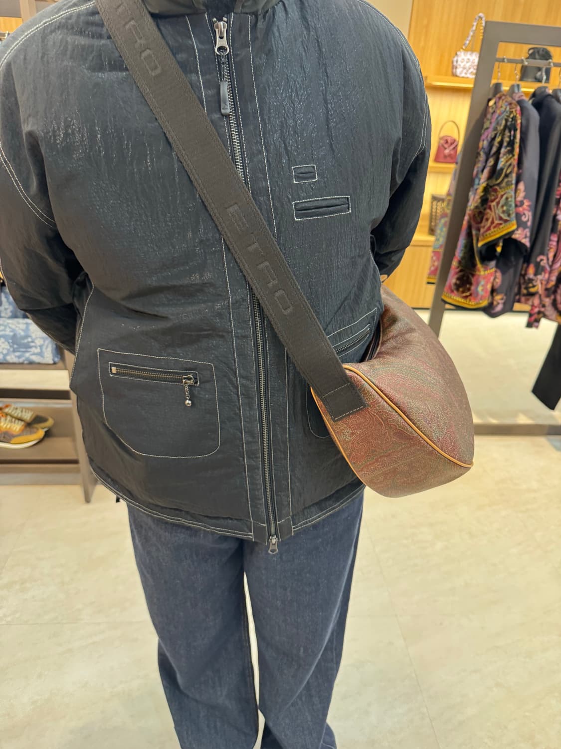 에트로 반달 크로스백 새상품 상품이미지1