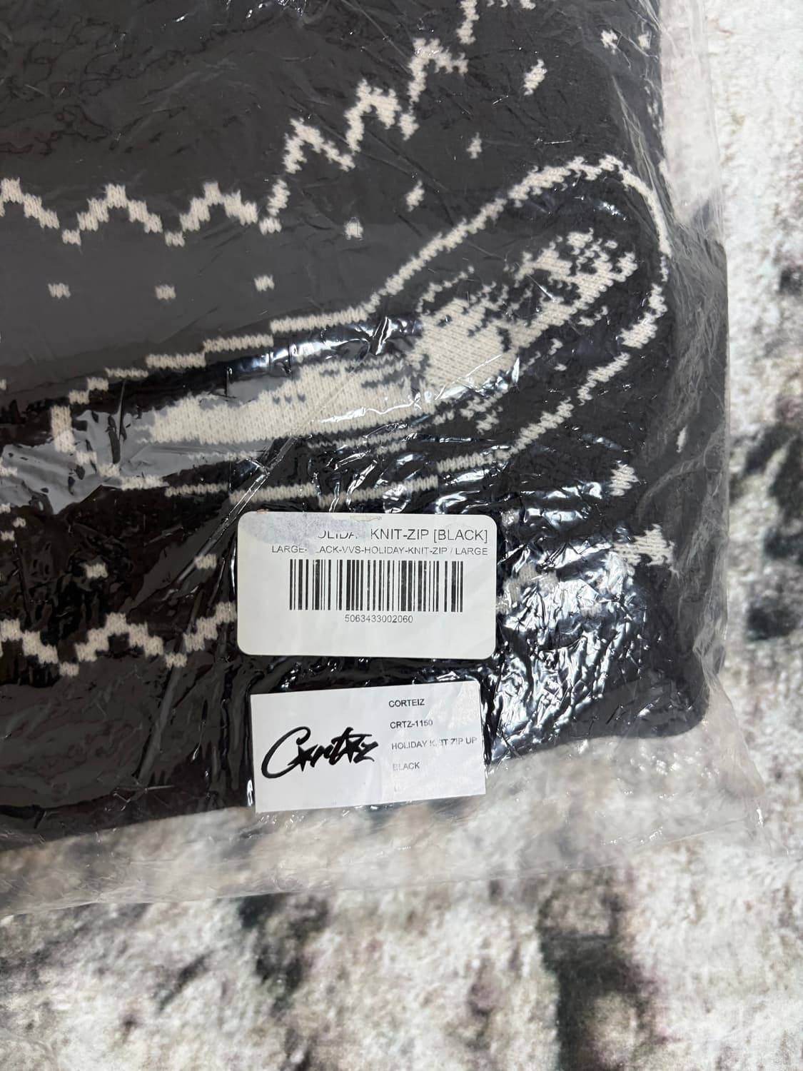 [L] 코르테이즈 홀리데이 니트 집업 블랙 상품이미지3