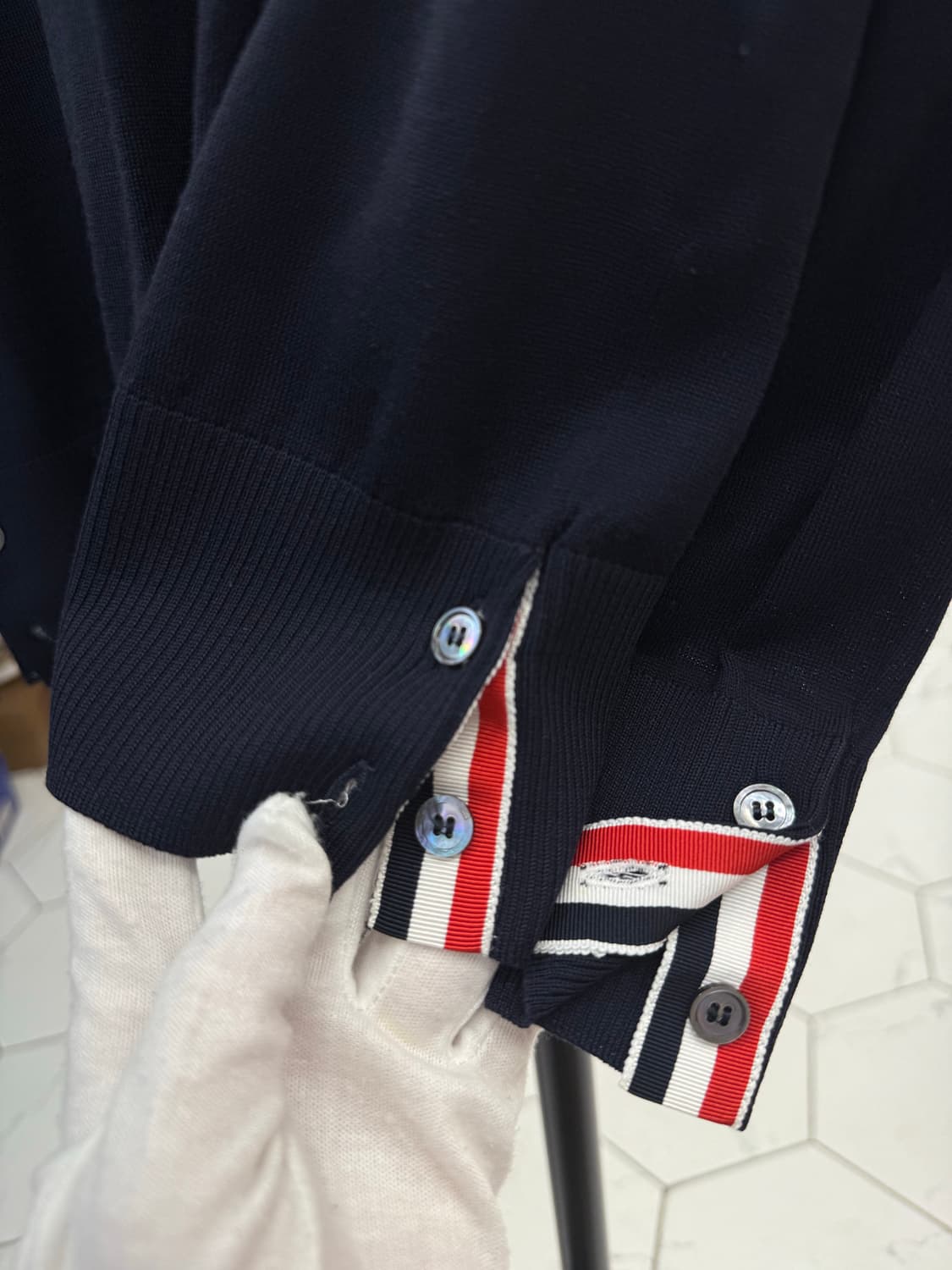 [2] 톰브라운 사선완장 메리노 울 니트 상품이미지5