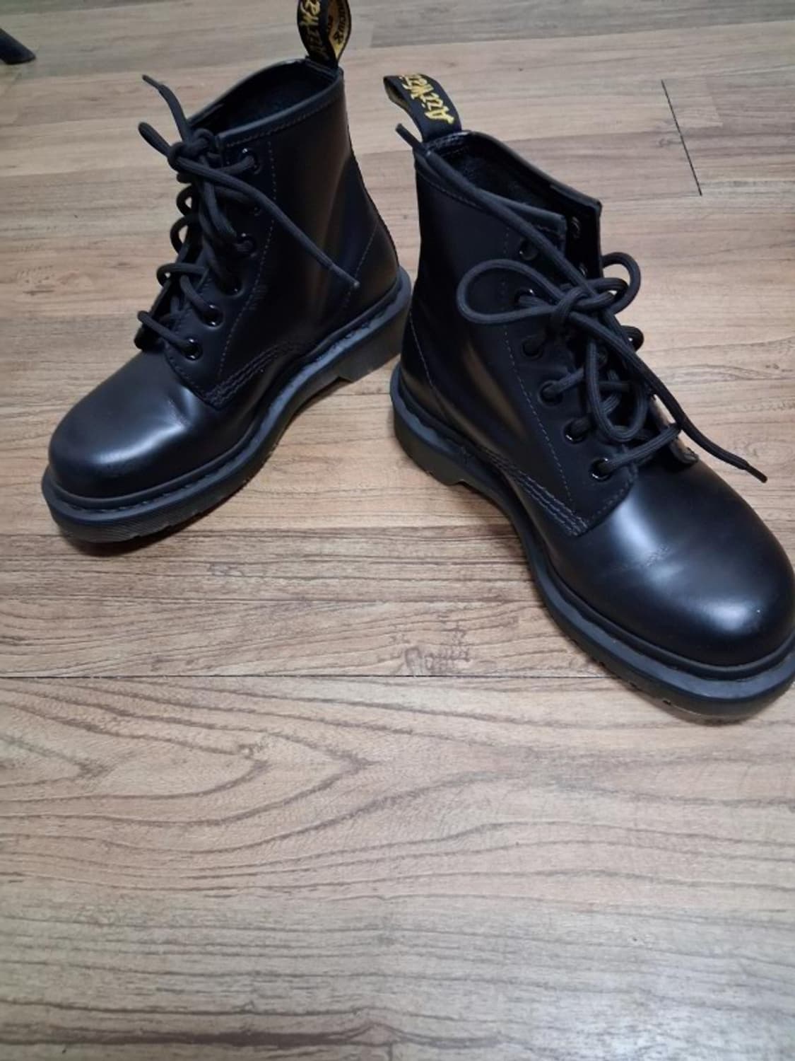 DR Martens 닥터마틴 여성 6홀 하이탑워커 225mm230mm
 상품이미지2