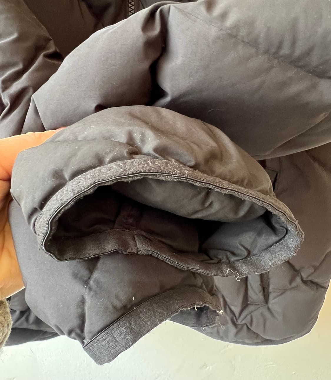 디스커버리 남성 블랙 구스다운누빔패딩 상품이미지4