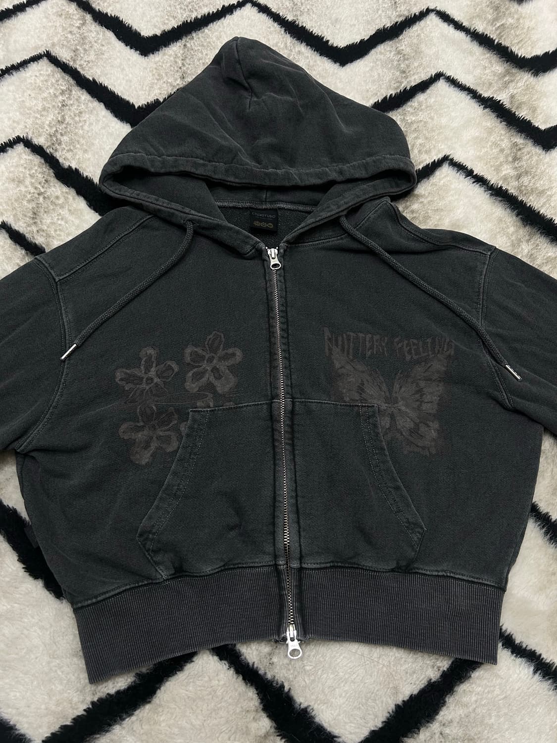 [M]꼼파뇨 크롭 2Way 플러터리 후드집업/스모크블랙 상품이미지3