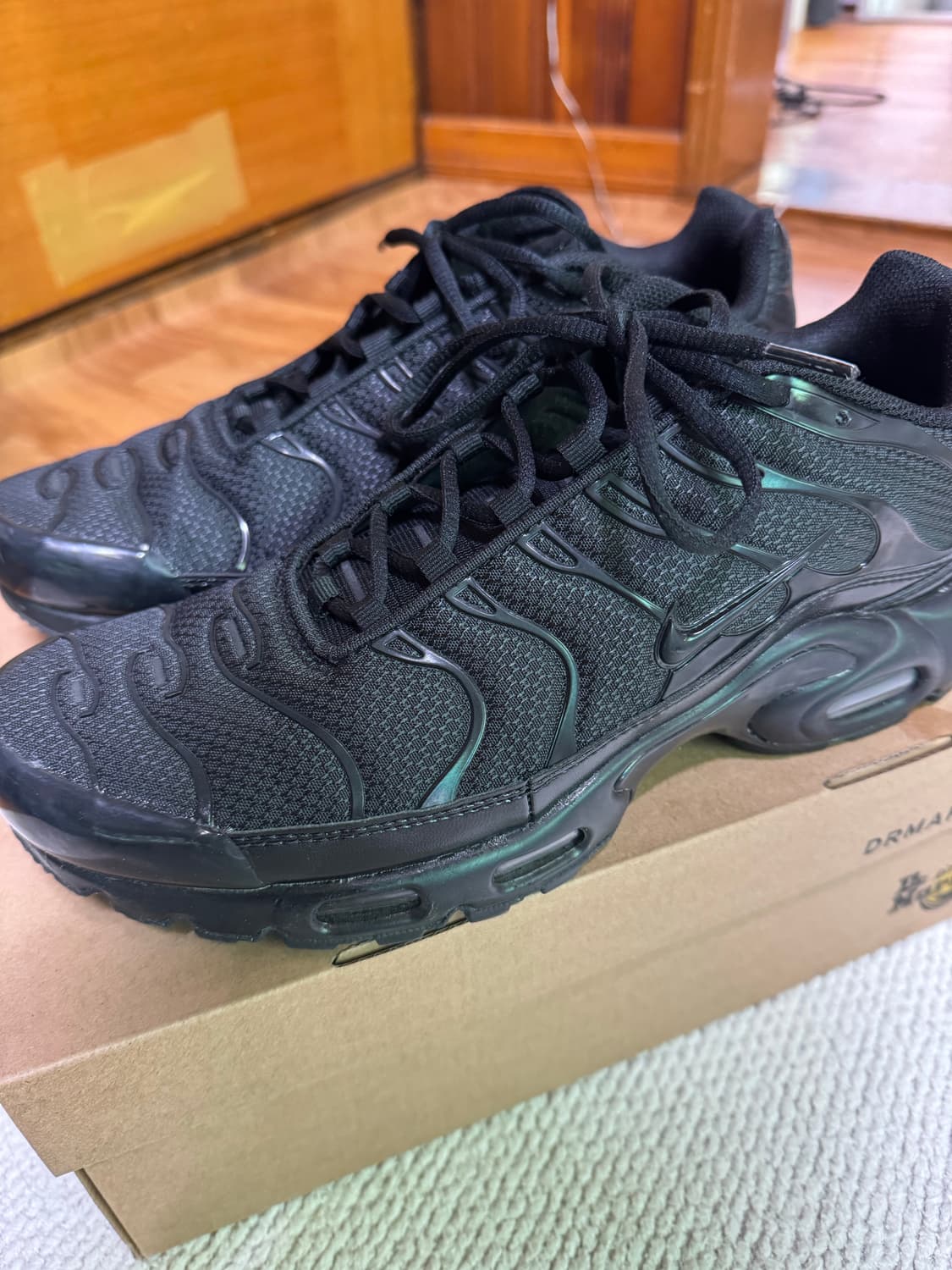 [280] 나이키 에어맥스 플러스 트리플 블랙 상품이미지2