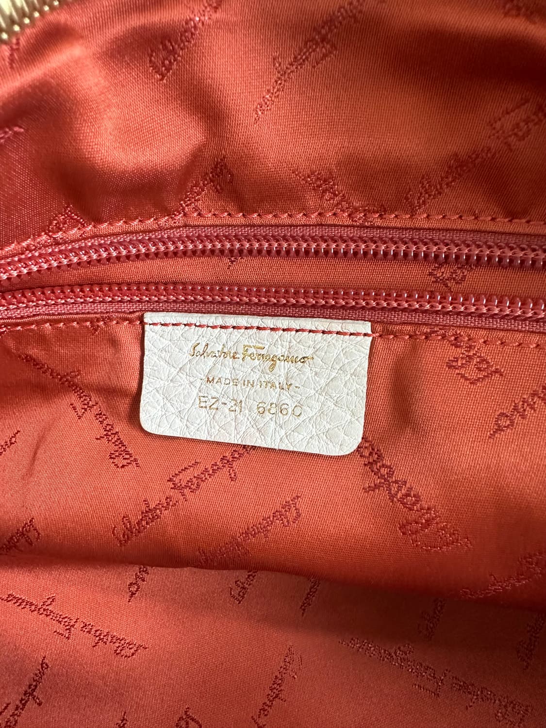 살바토레 페라가모 Magnolia 니트 프린지 숄더백 상품이미지8