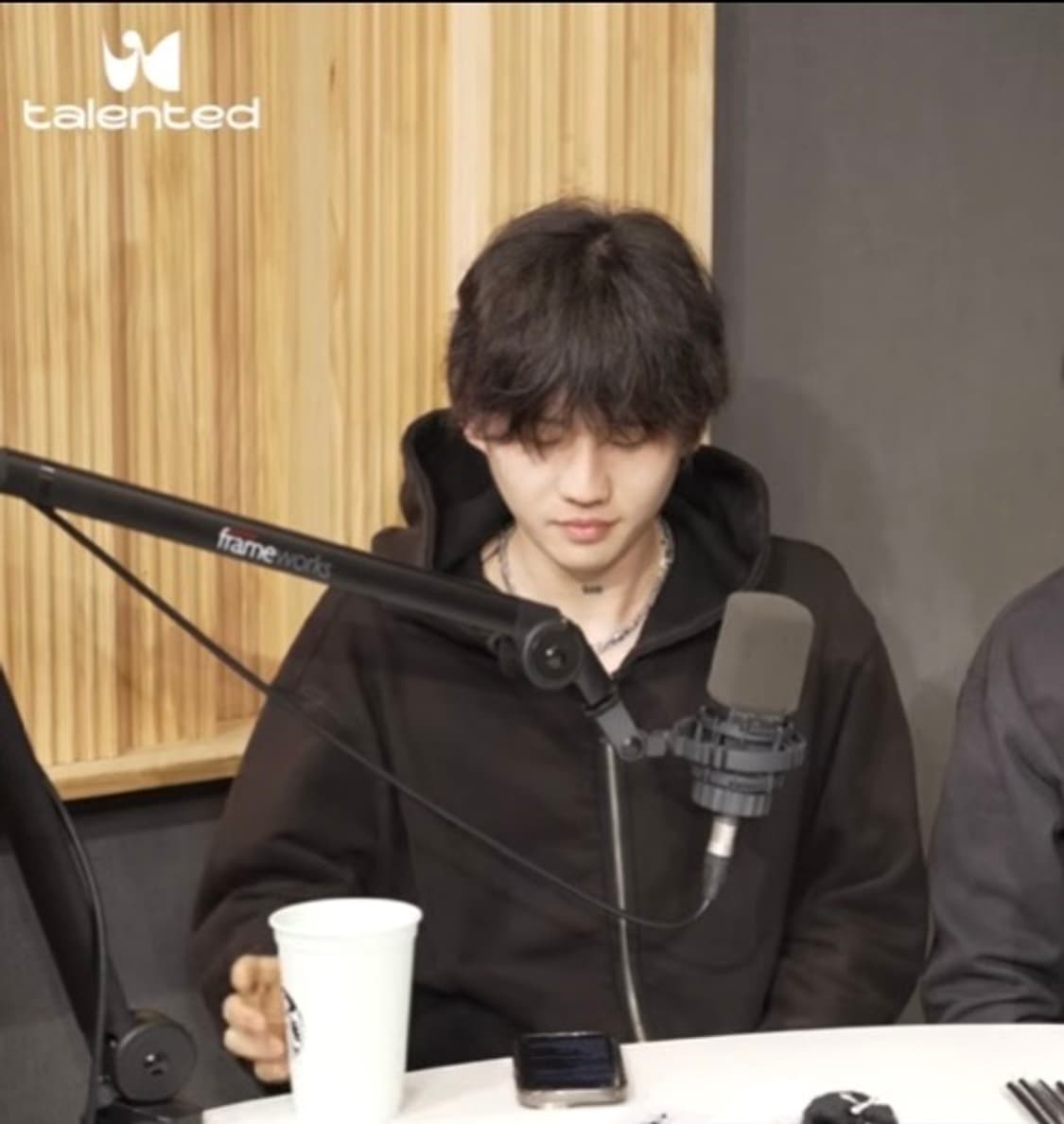 EMEW 에투믹에브리웨어 GOBLIN ZIP UP 상품이미지2