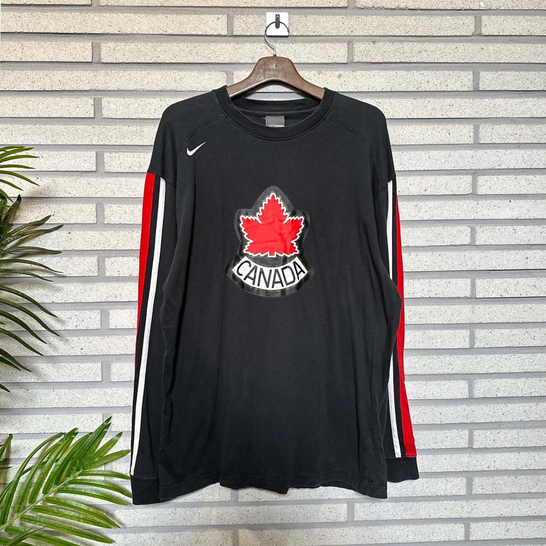 나이키 롱슬리브 캐나다 농구 크레스트 라운드넥 디테일 블랙 상품이미지1