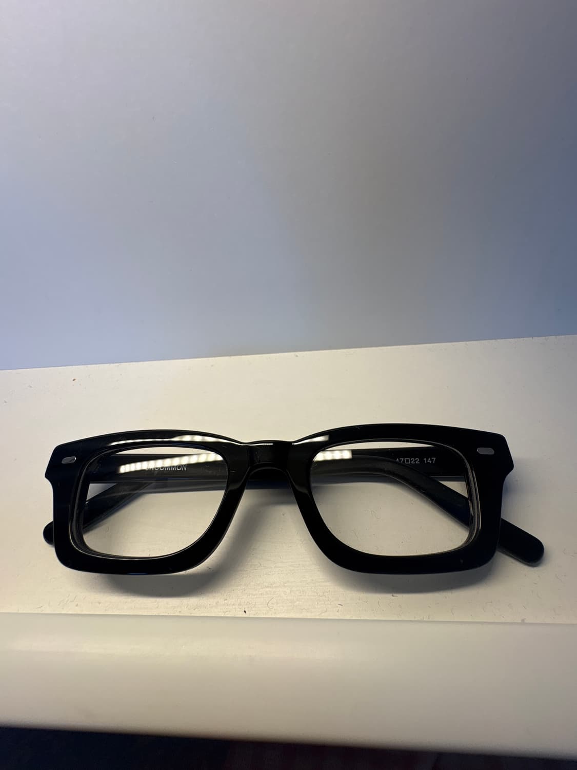 언커먼 아이웨어 벅 홍태준 착용모델 상품이미지1