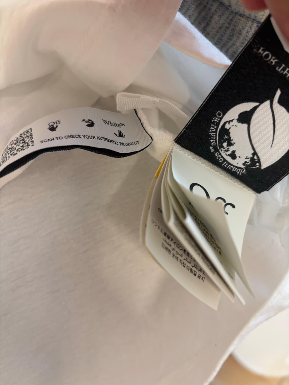 오프화이트 반팔  상품이미지4