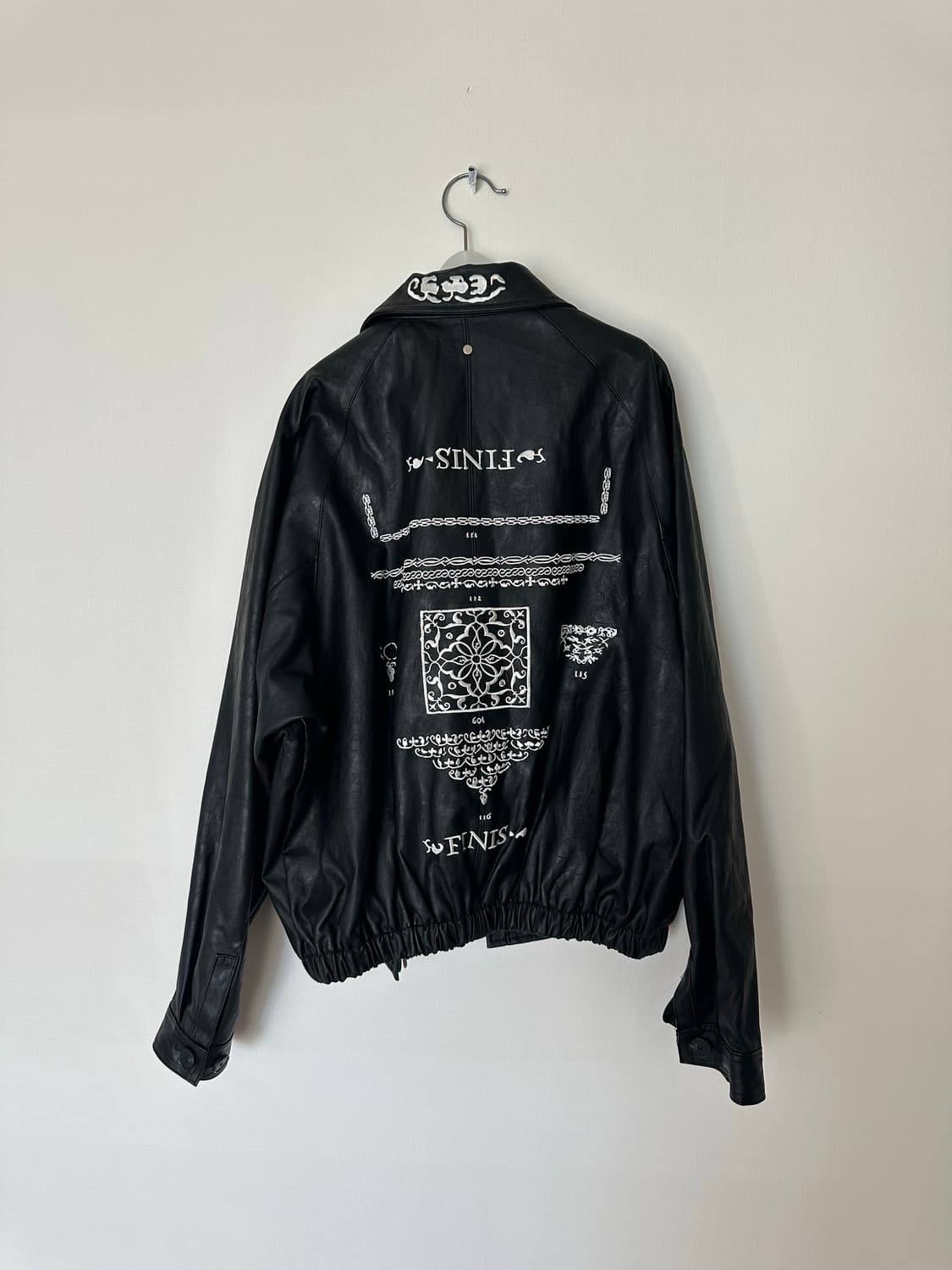 604서비스 레더 자켓 EMBROIDERED LEATHER JACKET 상품이미지1