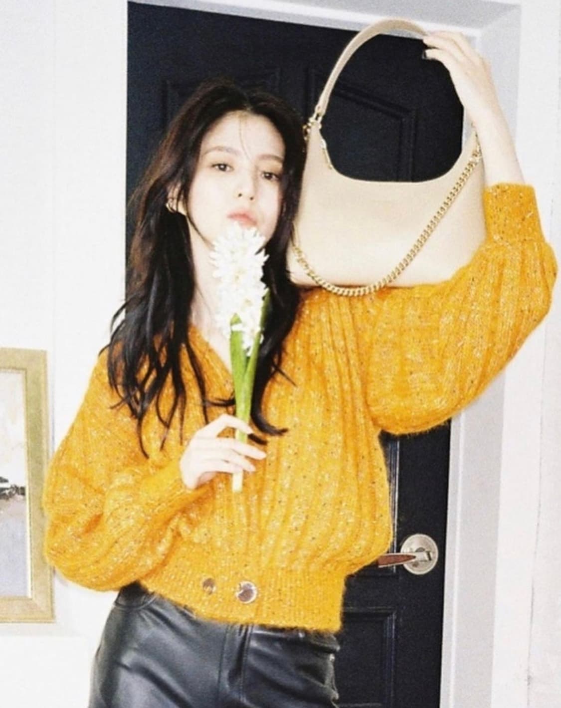 (한소희 착용!!)앤더슨벨 브이넥 가디건 Andersson Bell 상품이미지1