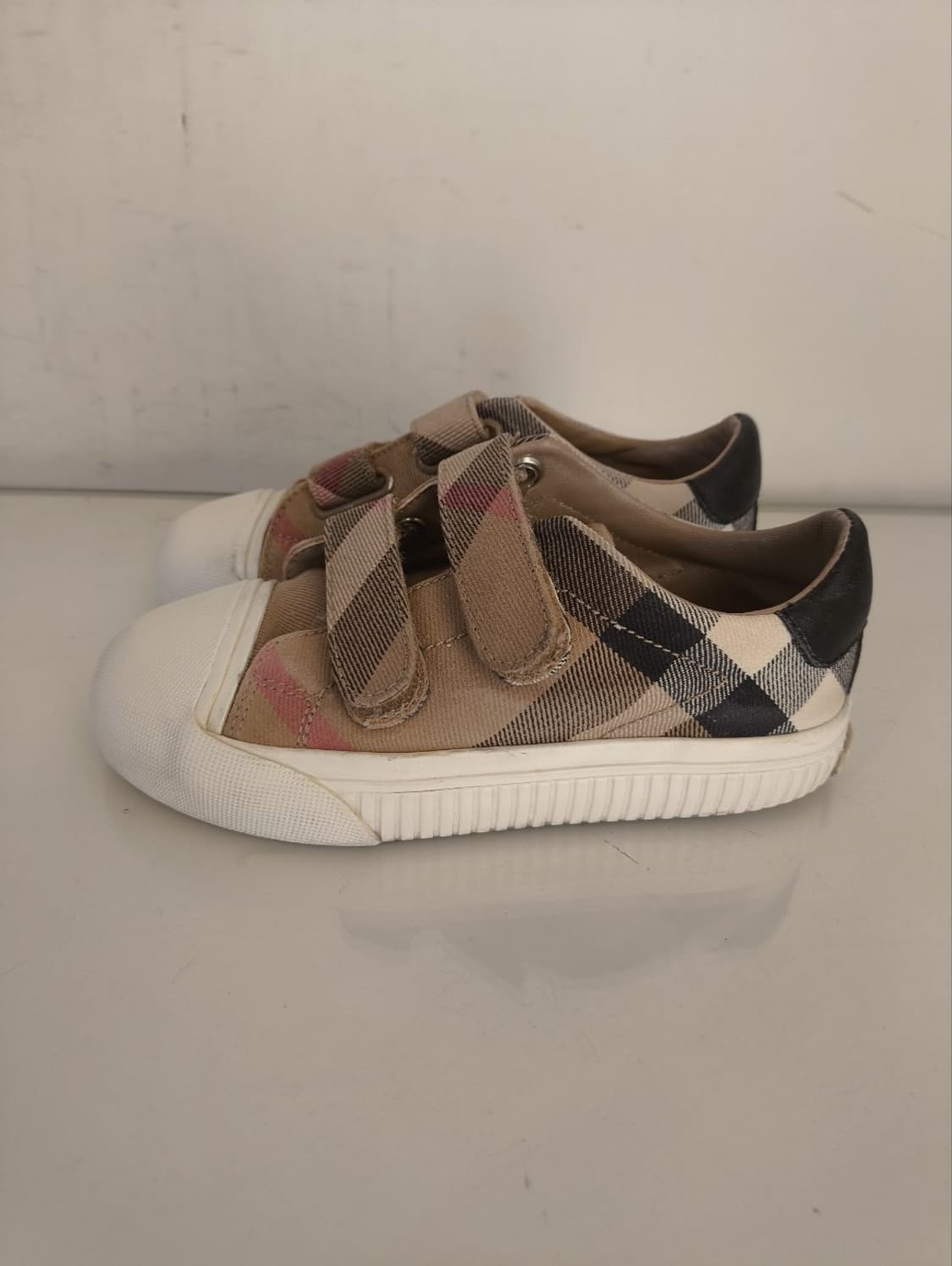 29 버버리 키즈 밸크로 스니커즈 신발 상품이미지1