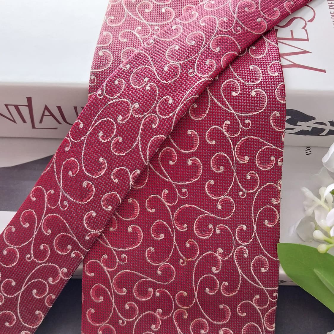 입생로랑 실크 와인 자카드 패턴 넥타이 9.5cm A+등급 K1950 상품이미지3