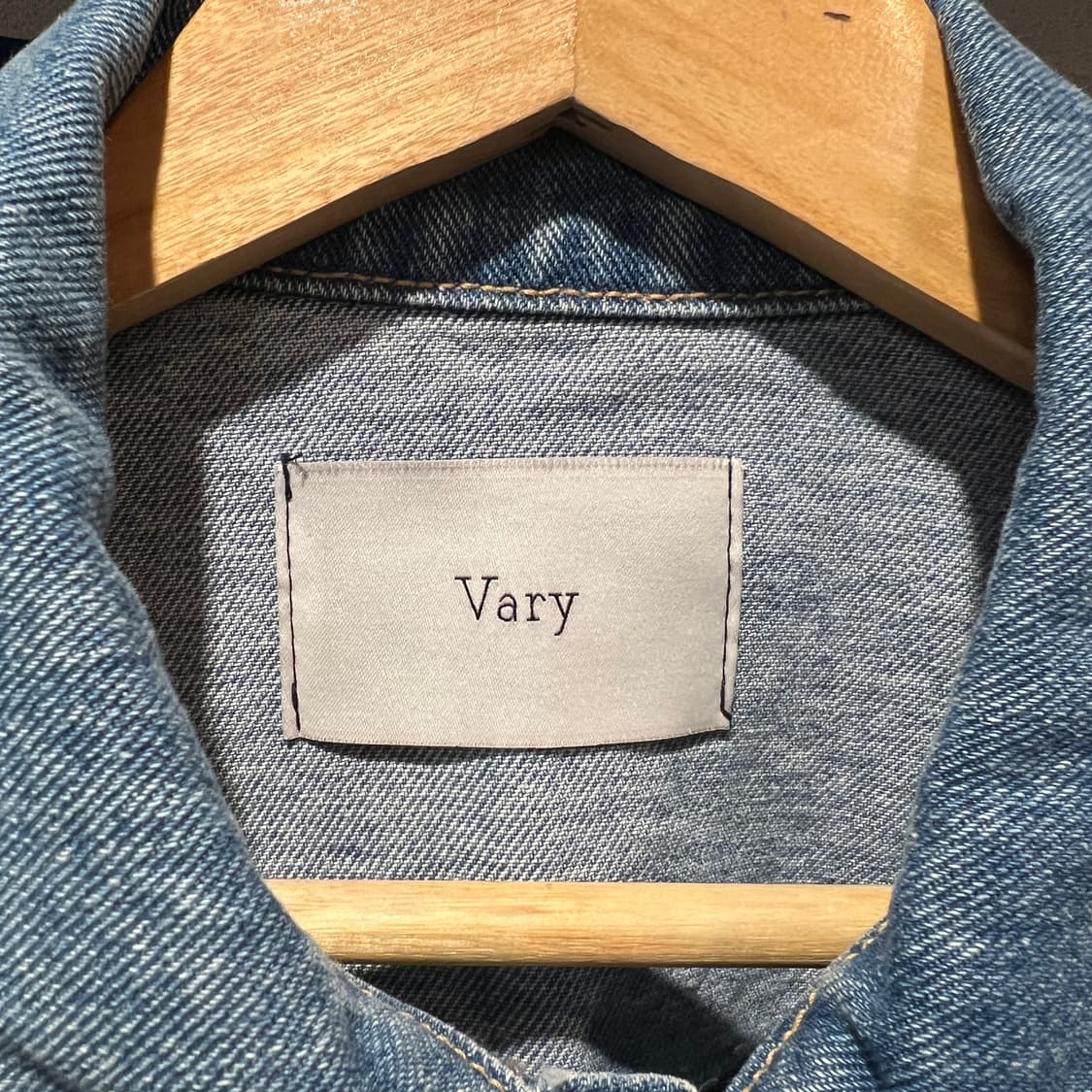 Vary 데미지 데님 자켓 상품이미지3