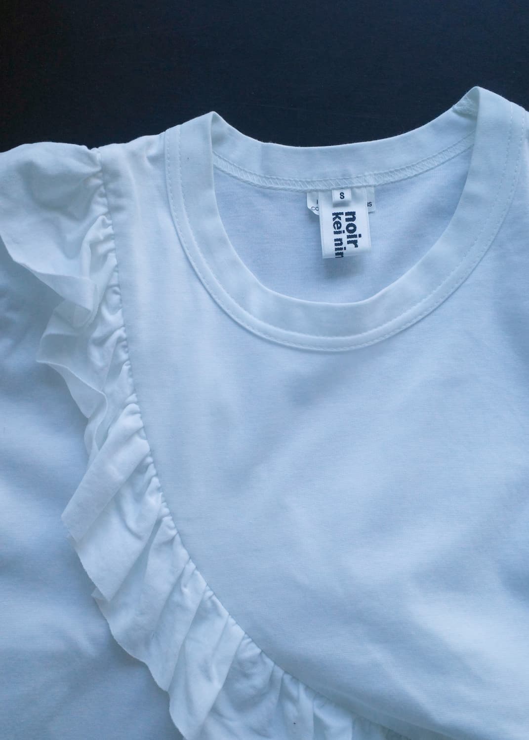 느와르 케이 니노미야 프릴 티셔츠 상품이미지3