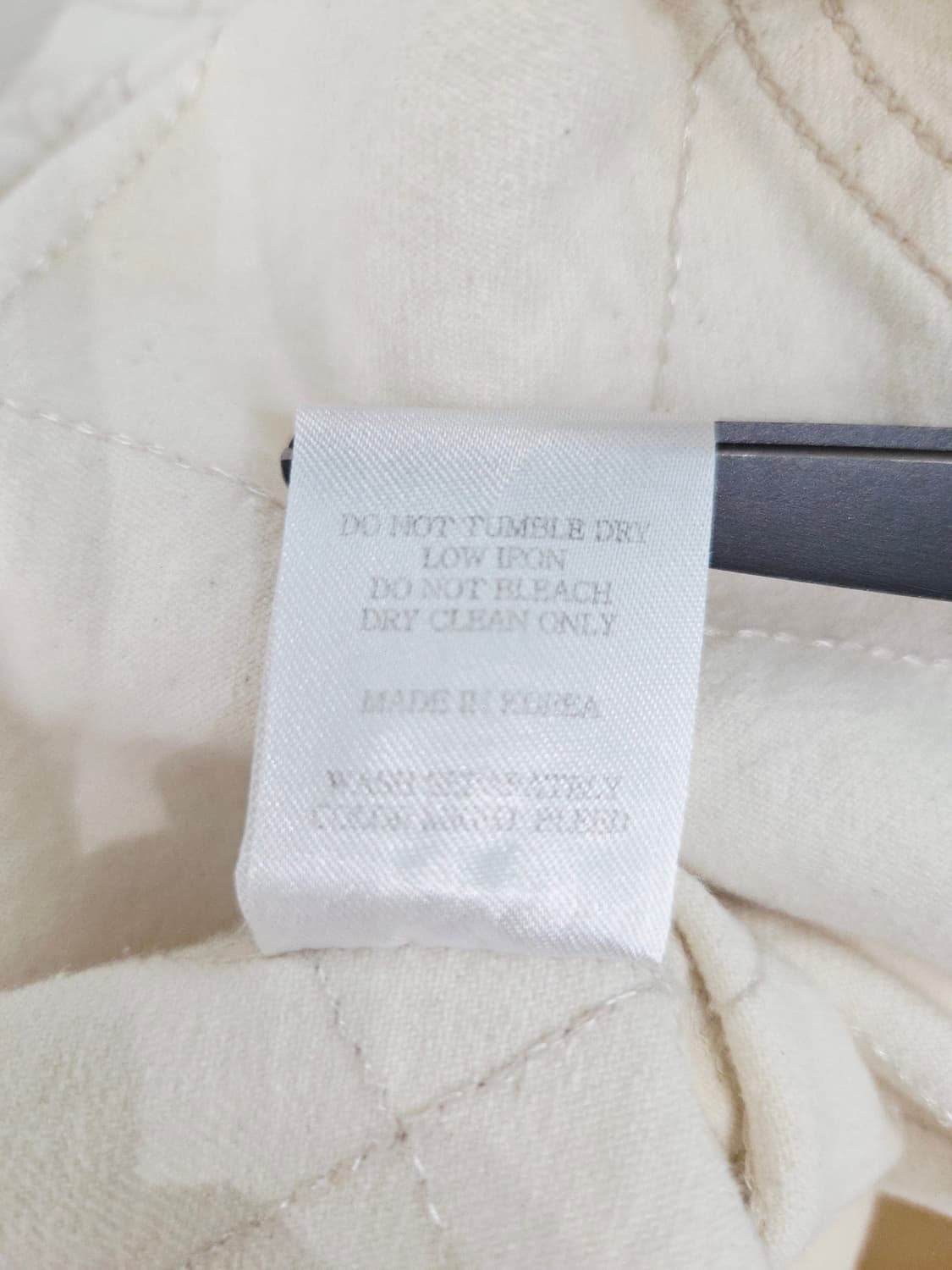 AFTERGLOW 애프터글로우 다이아 퀄팅 노카라 크롭 자켓 상품이미지9