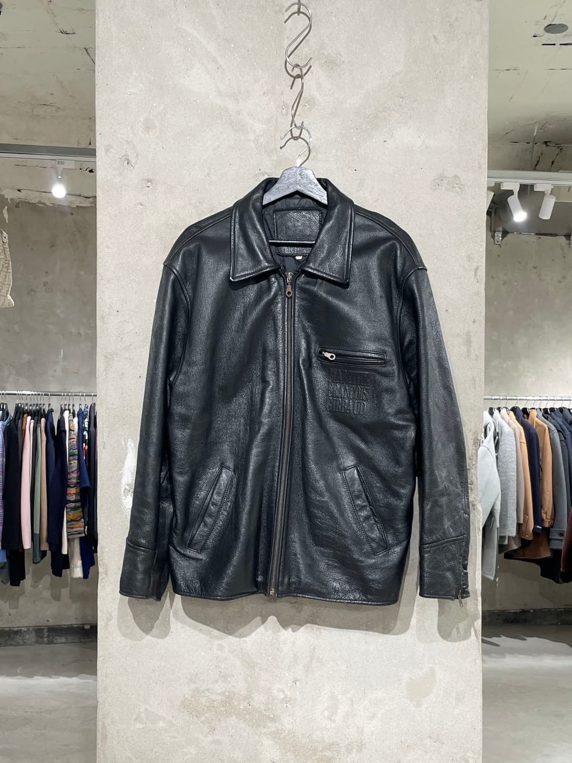 마리떼 프랑소와 저버 블랙 로고 레터링 레더 자켓 상품이미지1