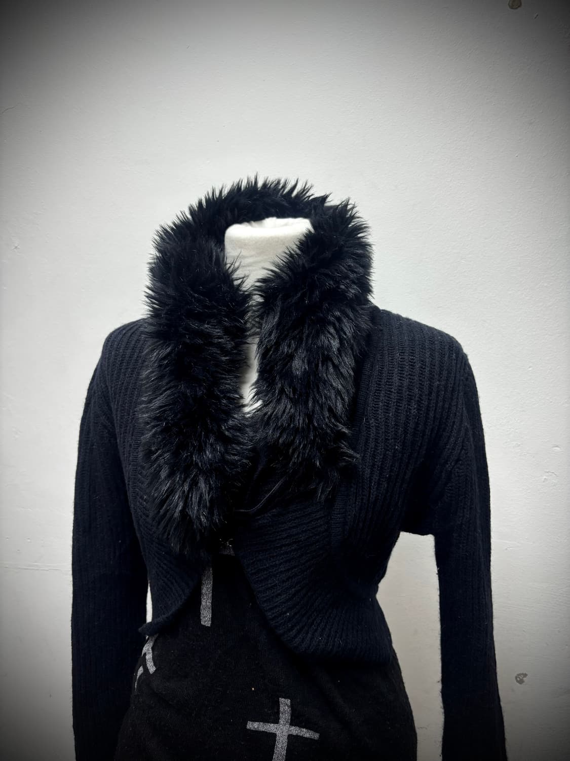 Black Fur Trimming Crop Cardigan 상품이미지3