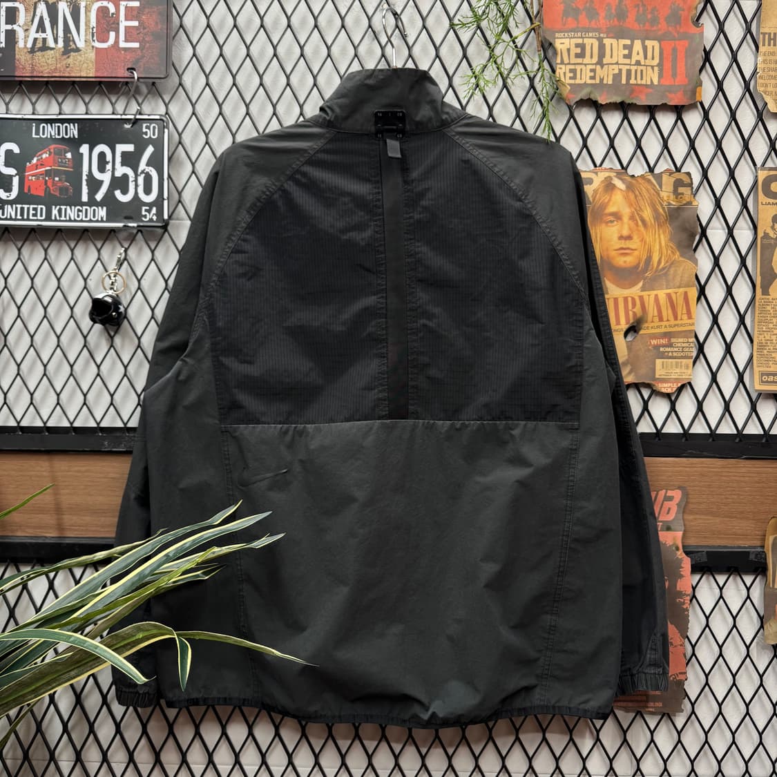 나이키 아노락 바람막이 전면 사선 비대칭 지퍼 포인트 블랙 상품이미지2