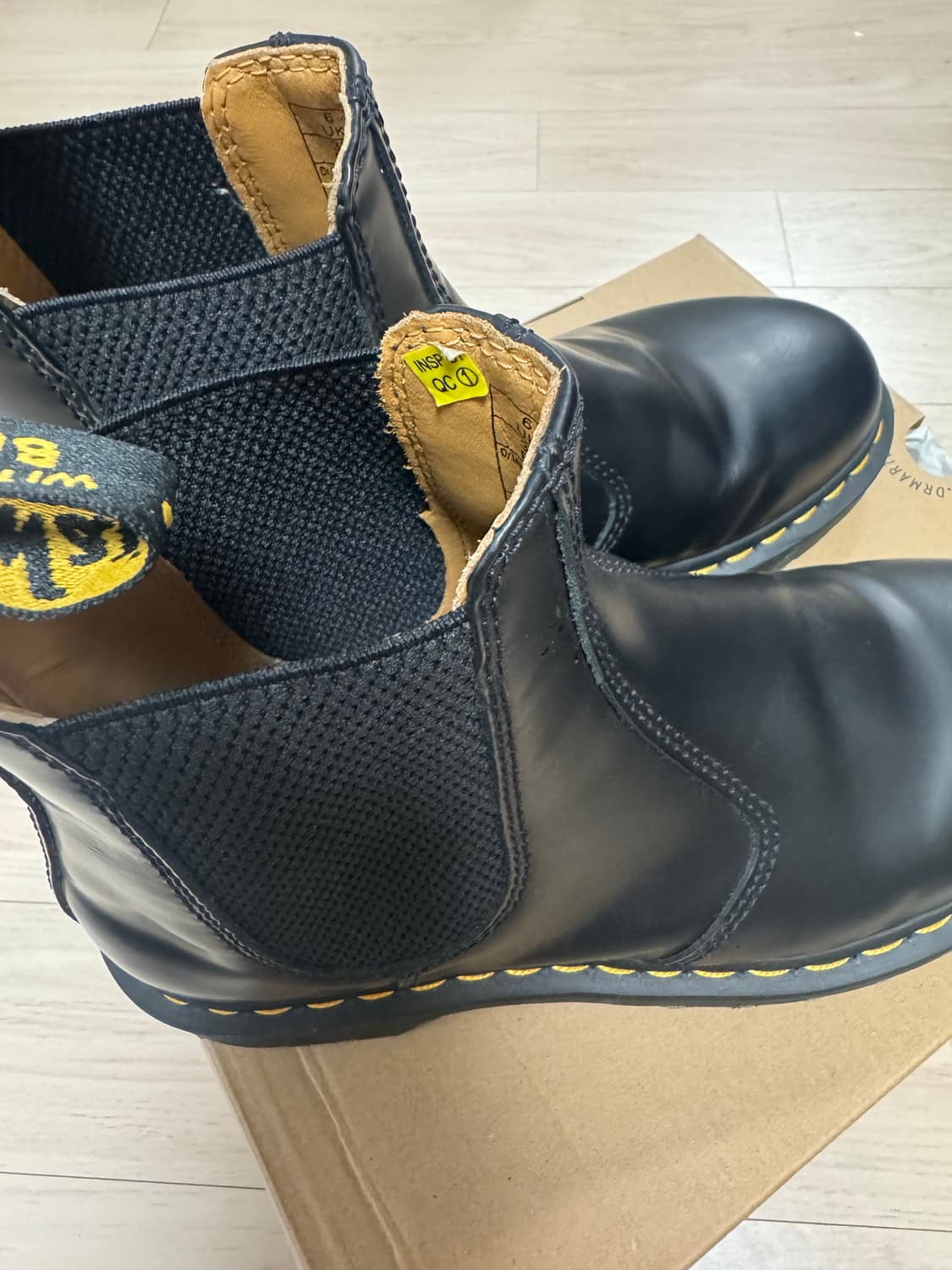 닥터마틴 첼시부츠 상품이미지1